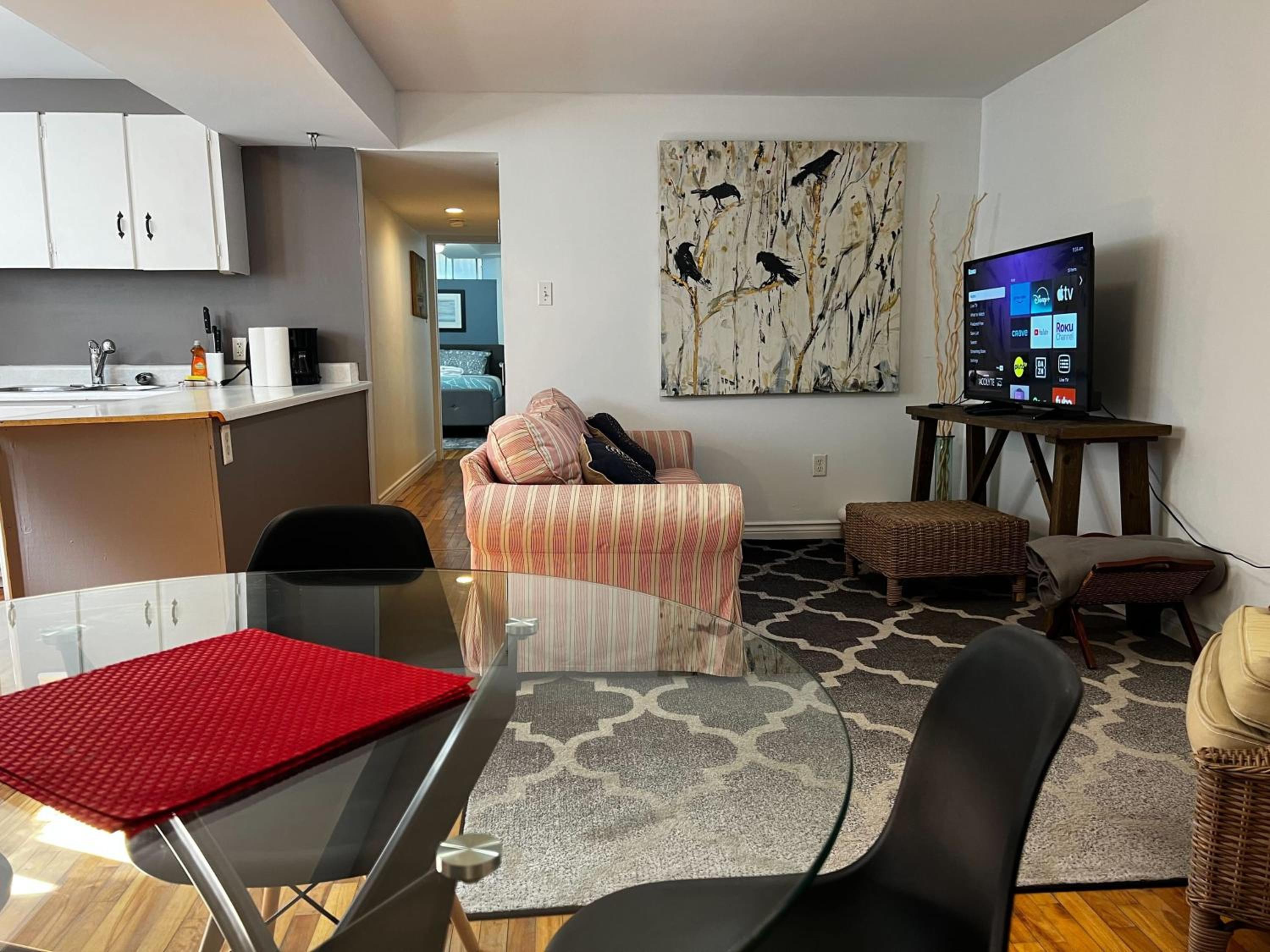 Inglis Heritage Cozy 2-Bedroom near Waterfront & Dining, Unit D