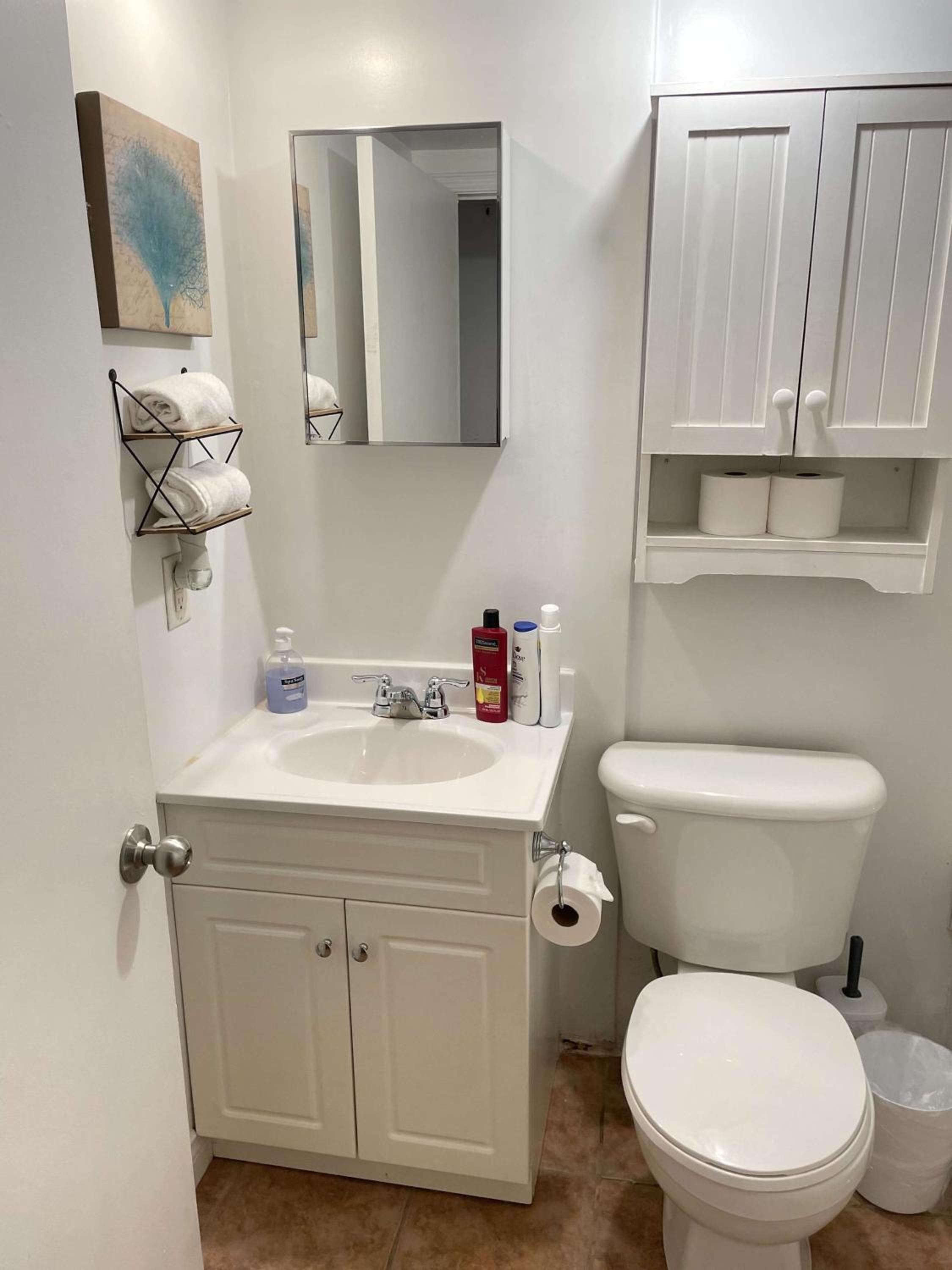 Inglis Heritage Cozy 2-Bedroom near Waterfront & Dining, Unit D