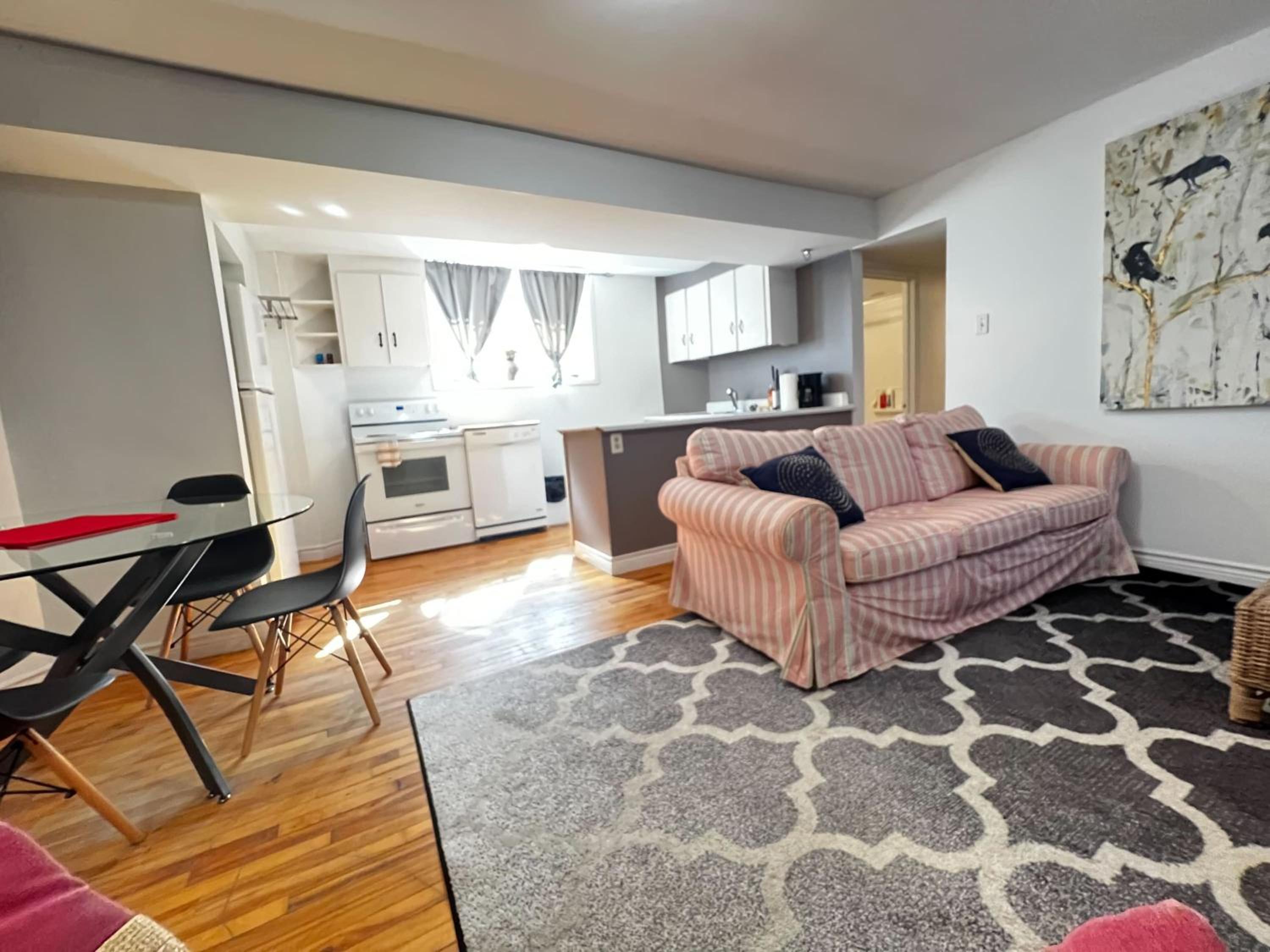 Inglis Heritage Cozy 2-Bedroom near Waterfront & Dining, Unit D