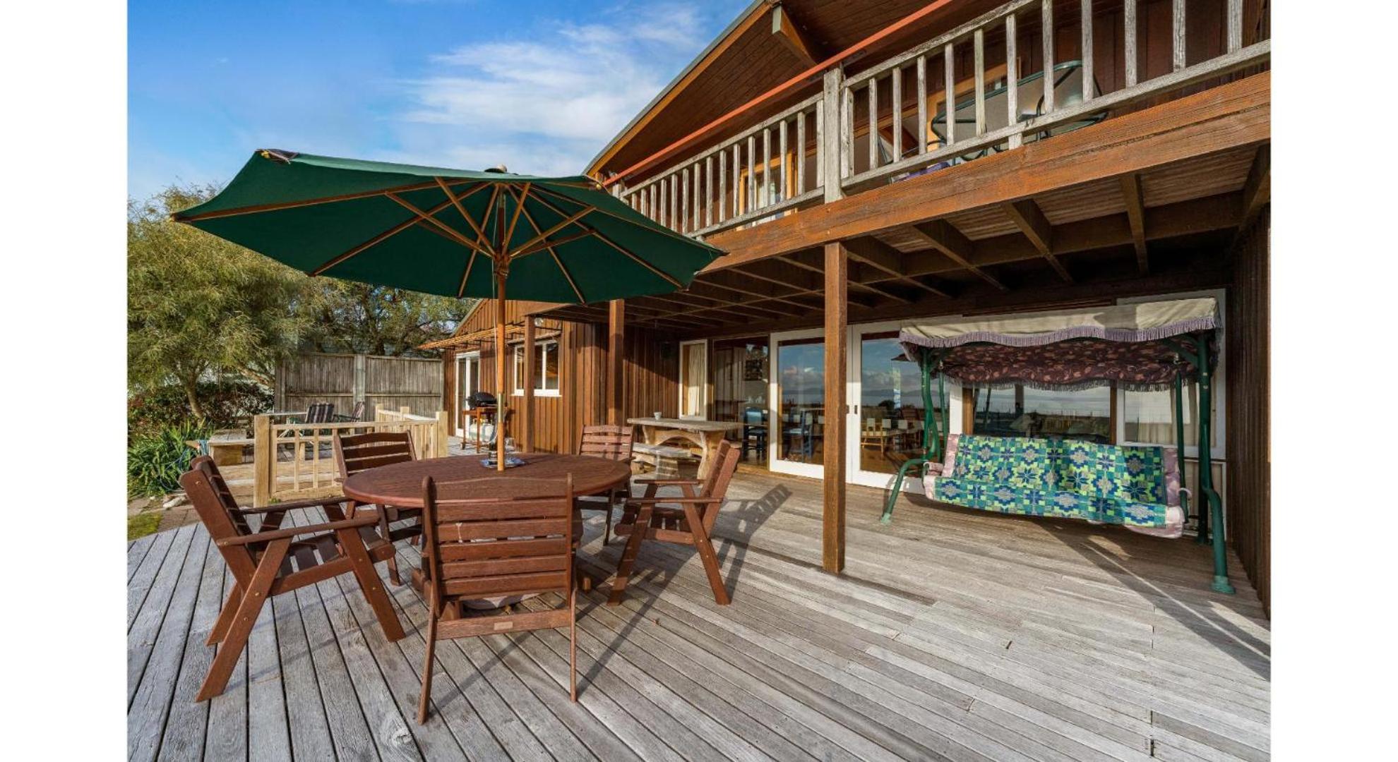 Lakefront Retreat - Lake Taupo Holiday Home view 3