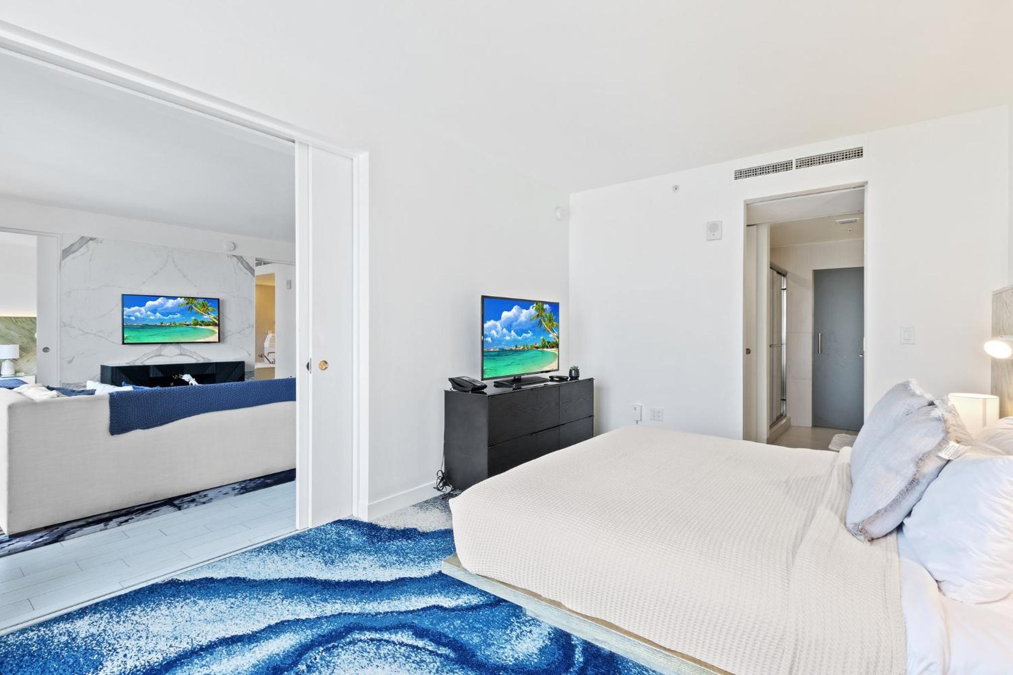 2 BR Luxury Beach Apartment with Resort Amenities view 5