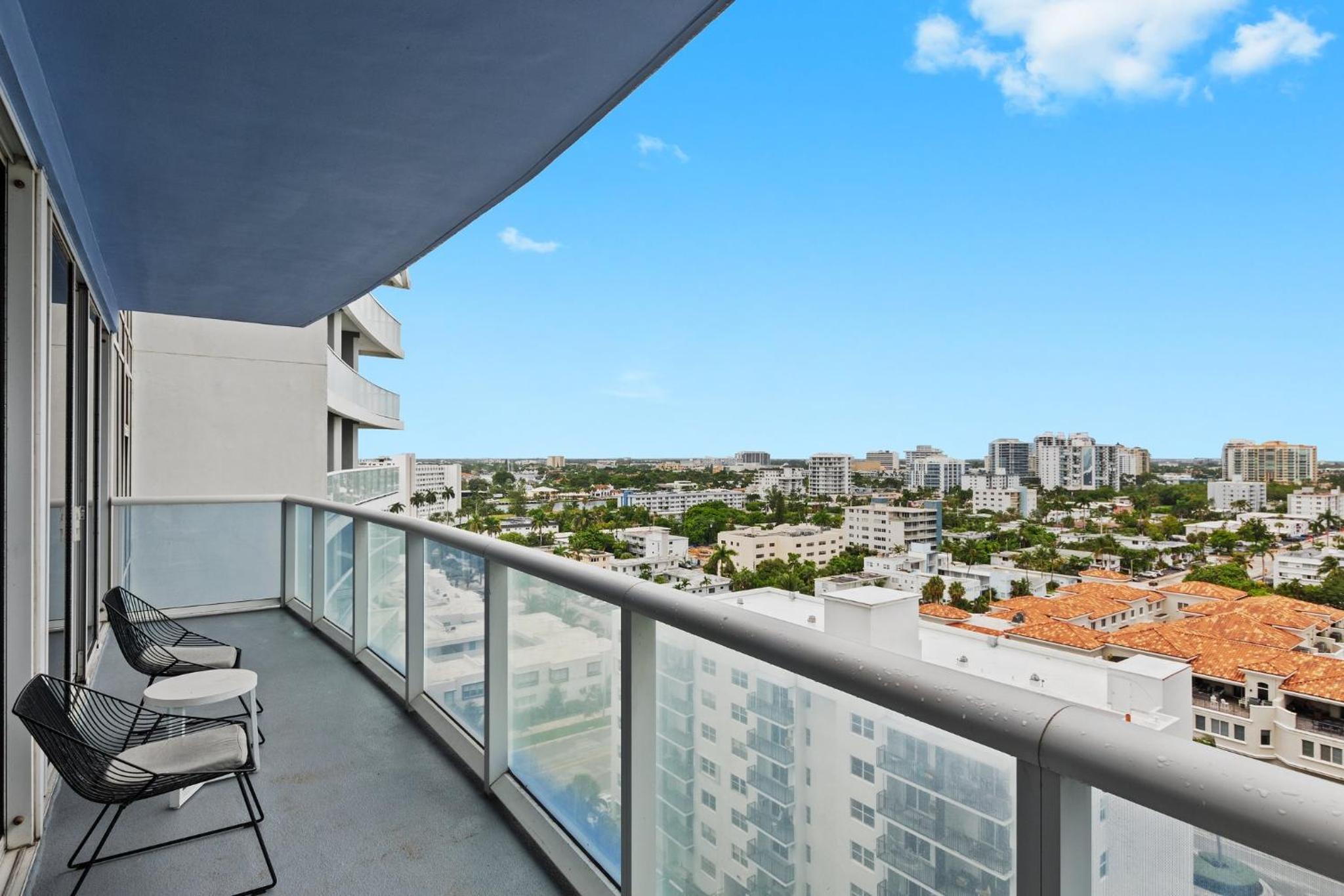 2 BR Luxury Beach Apartment with Resort Amenities view 2