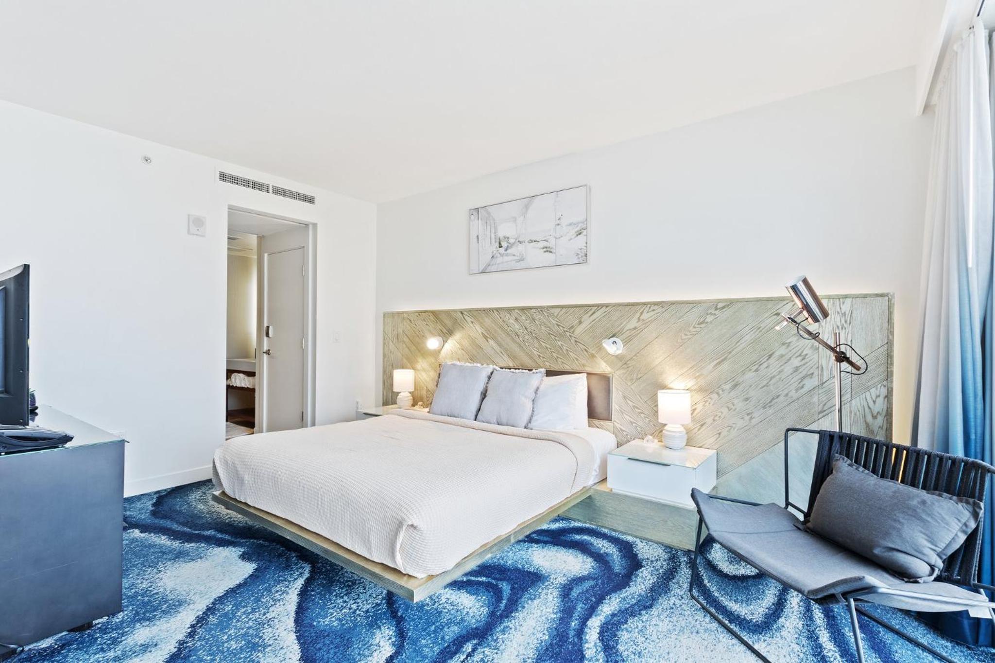 2 BR Luxury Beach Apartment with Resort Amenities view 3