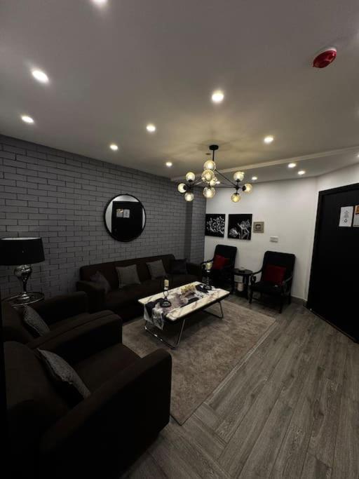 Designer 1BR Apartment w Top City View & Eateries view 2
