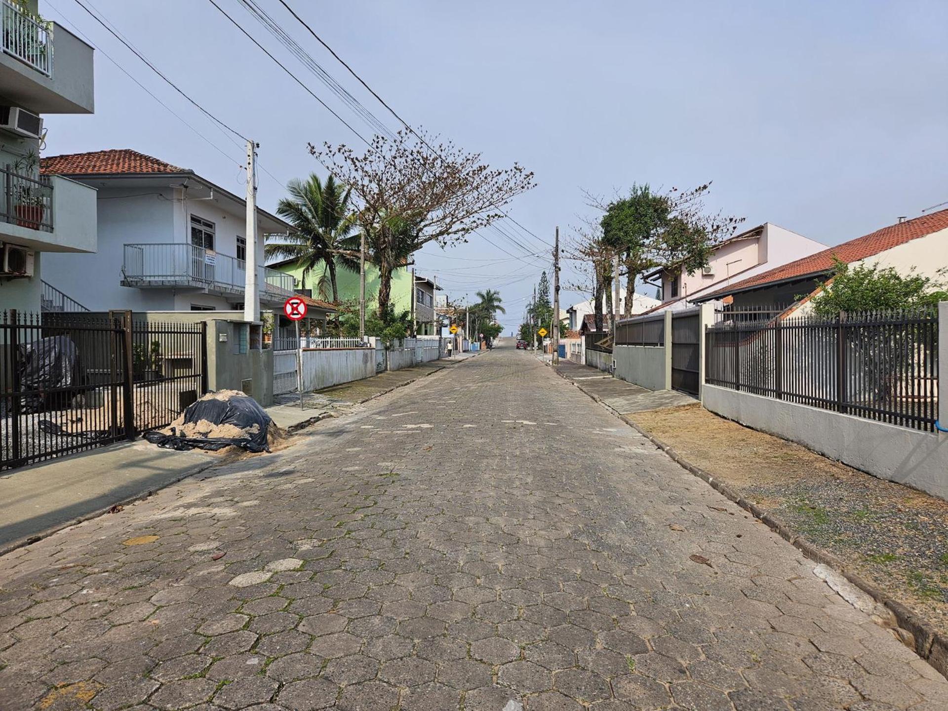 Na rua da Prainha em São Francisco do Sul BN9621