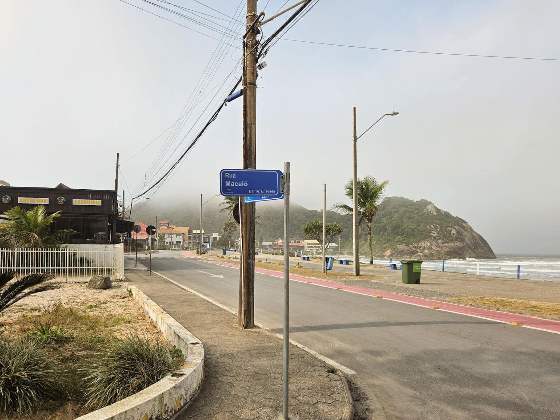 Na rua da Prainha em São Francisco do Sul BN9621