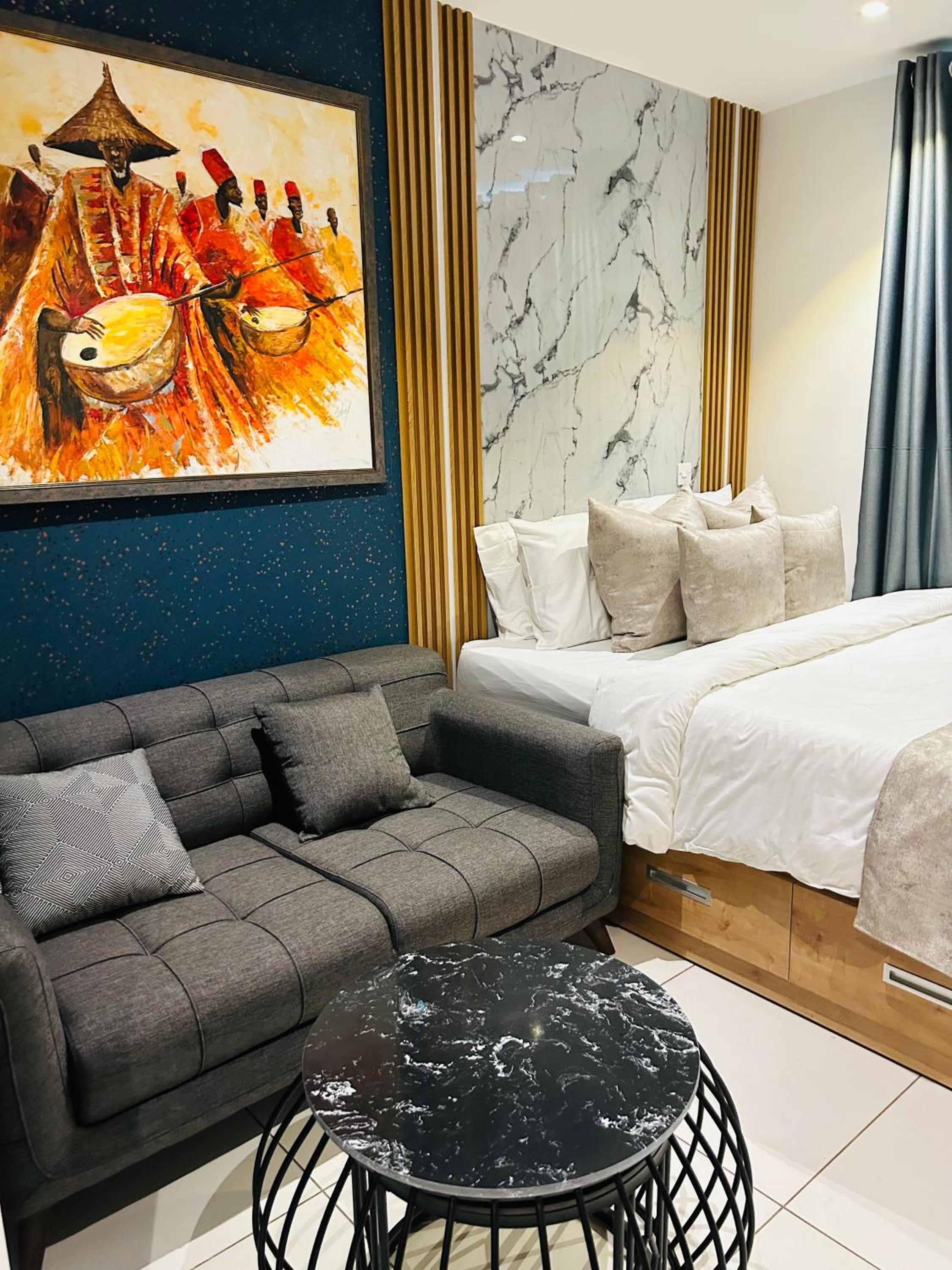 Cozy Abode by Embassy Gardens