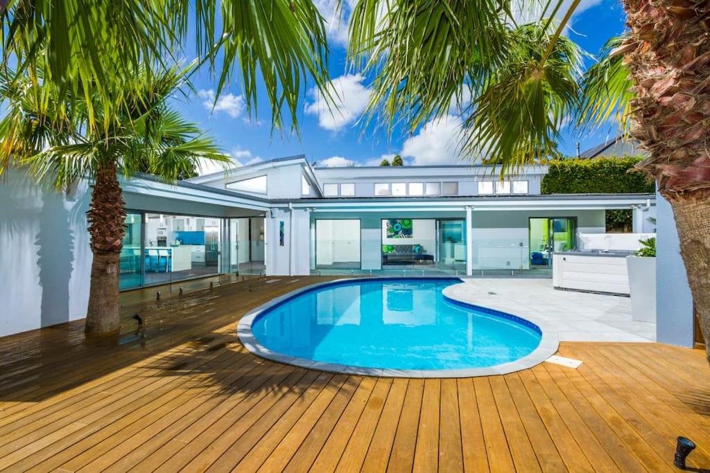 Tropical Paradise by the Sea view 5