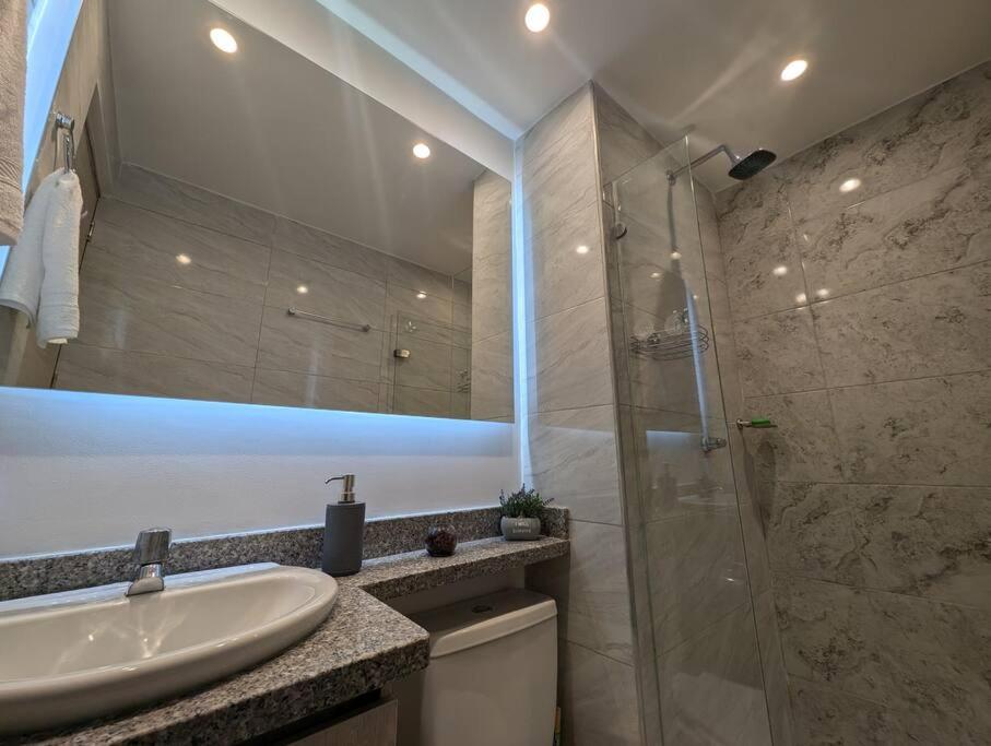 Apartamento con 3 habitaciones y Vista al Mar