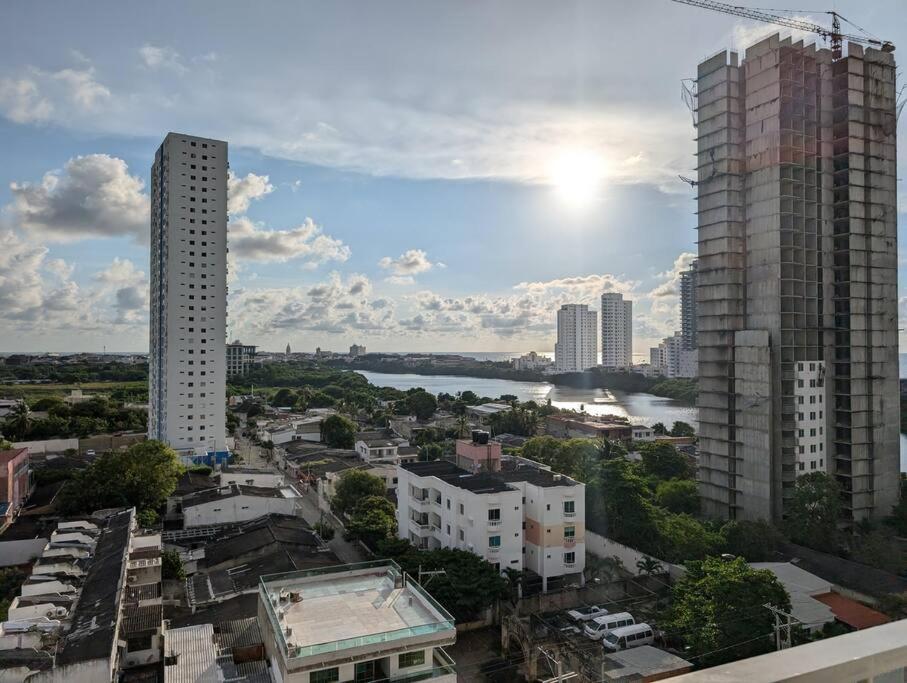 Apartamento con 3 habitaciones y Vista al Mar