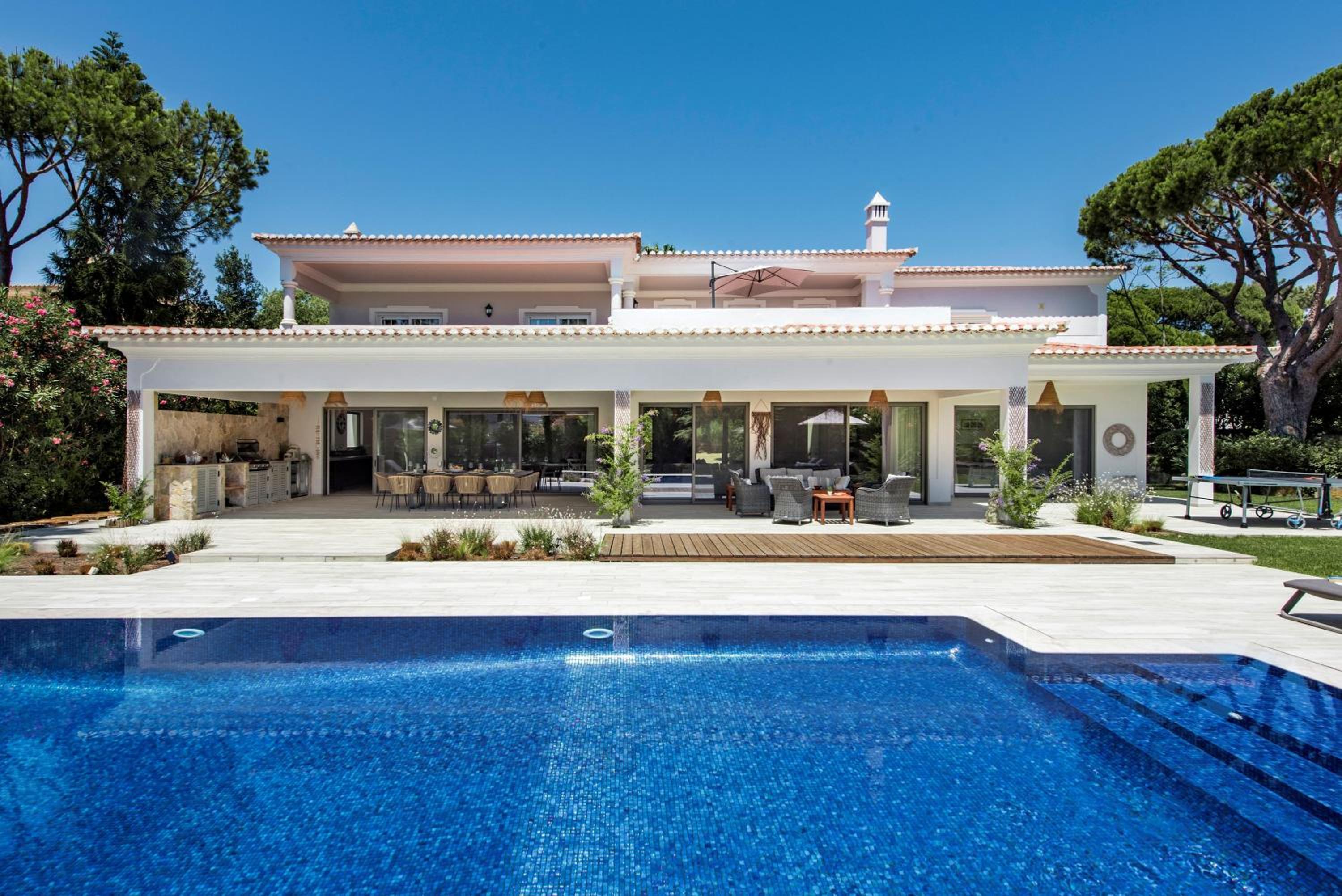 Almancil Vacations - Dazzling Almancil Villa  Villa Magorian  4 Bedrooms  Spacious Furnished Sun Terrace  Private Outdoor Pool  BBQ Facilities  Shaded Outdoor Dining Area  Private Garden  Quinta Do Lago - Property Image 2