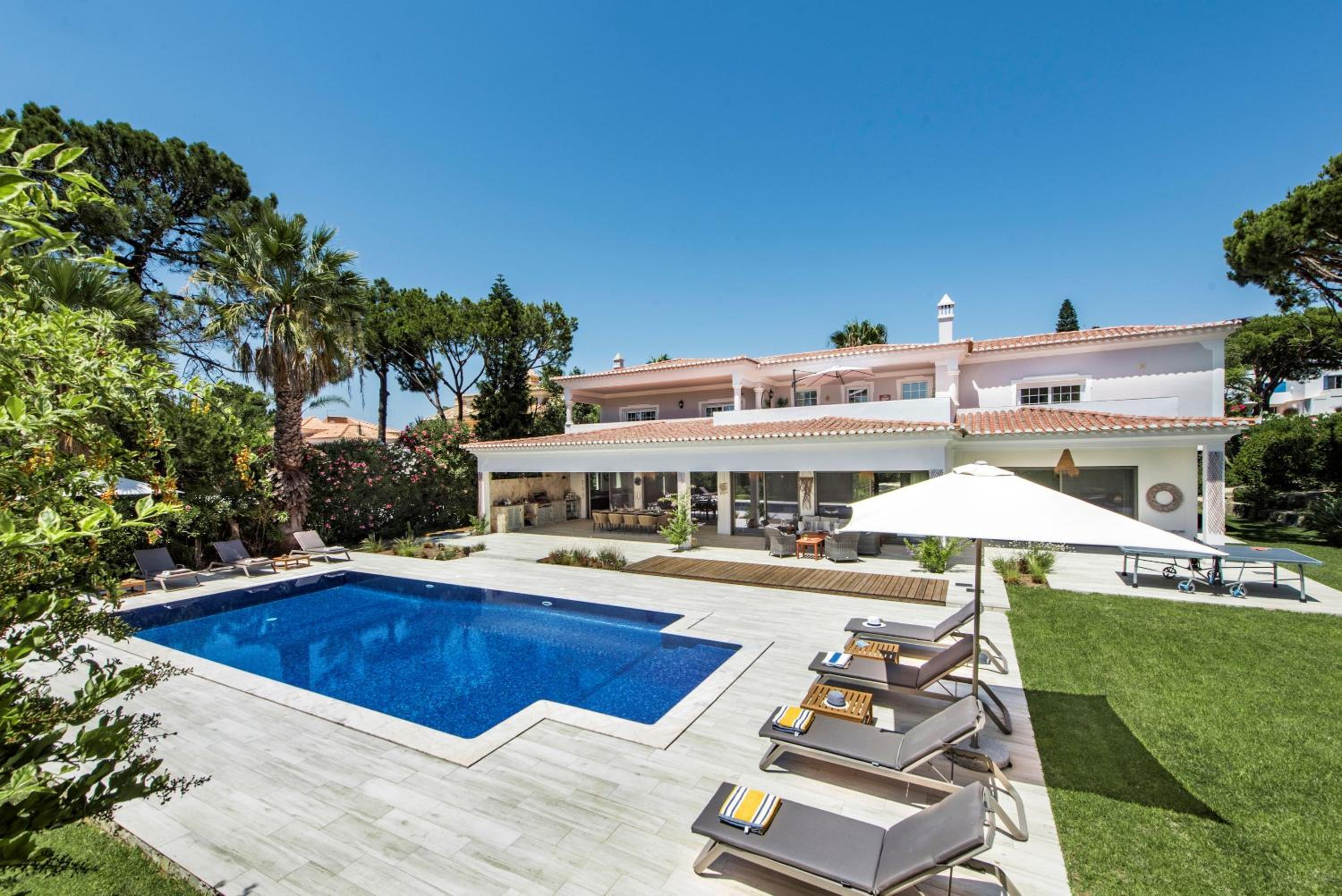 Almancil Vacations - Dazzling Almancil Villa  Villa Magorian  4 Bedrooms  Spacious Furnished Sun Terrace  Private Outdoor Pool  BBQ Facilities  Shaded Outdoor Dining Area  Private Garden  Quinta Do Lago - Property Image 1