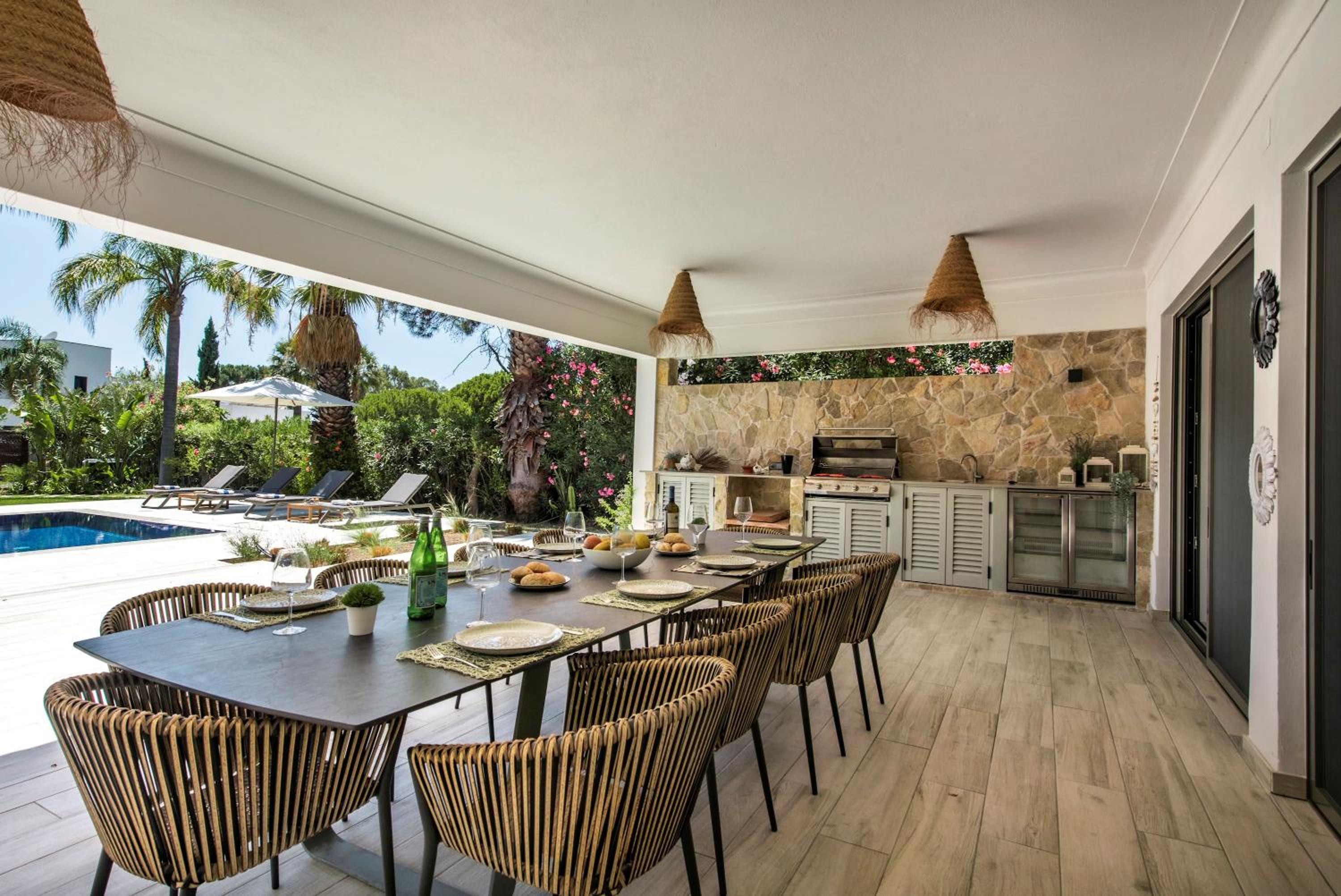 Almancil Vacations - Dazzling Almancil Villa  Villa Magorian  4 Bedrooms  Spacious Furnished Sun Terrace  Private Outdoor Pool  BBQ Facilities  Shaded Outdoor Dining Area  Private Garden  Quinta Do Lago - Property Image 5