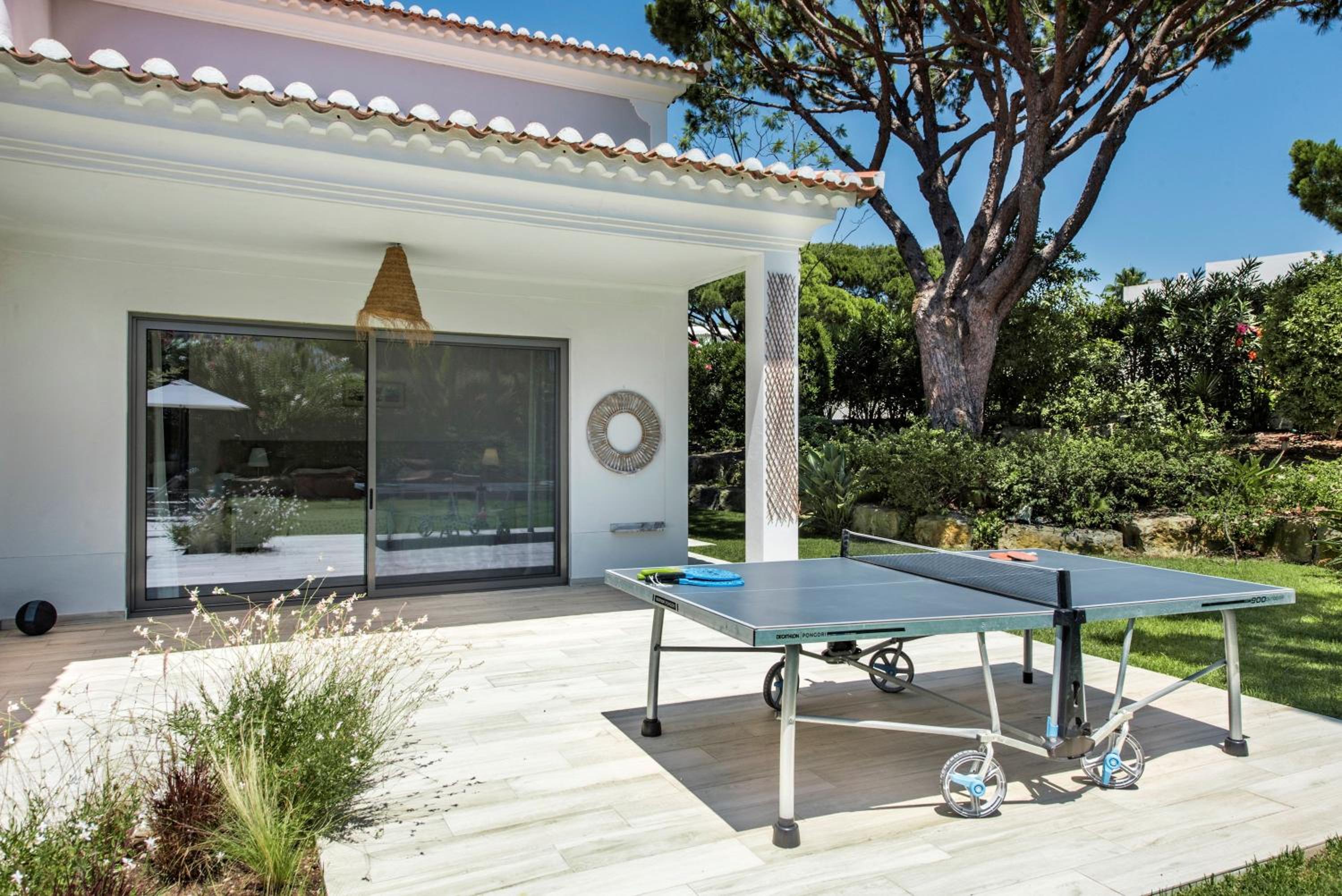 Almancil Vacations - Dazzling Almancil Villa  Villa Magorian  4 Bedrooms  Spacious Furnished Sun Terrace  Private Outdoor Pool  BBQ Facilities  Shaded Outdoor Dining Area  Private Garden  Quinta Do Lago - Property Image 4