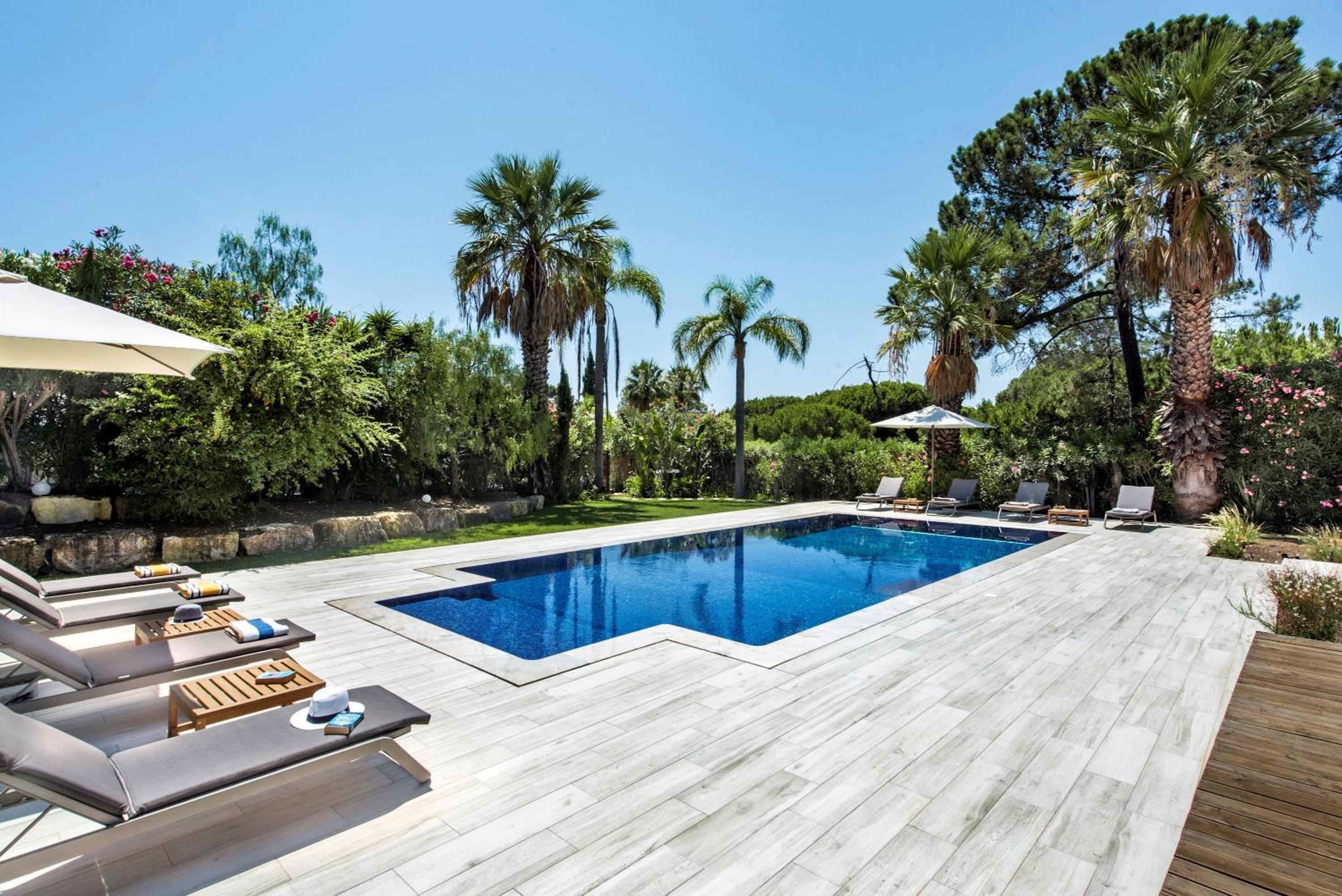 Almancil Vacations - Dazzling Almancil Villa  Villa Magorian  4 Bedrooms  Spacious Furnished Sun Terrace  Private Outdoor Pool  BBQ Facilities  Shaded Outdoor Dining Area  Private Garden  Quinta Do Lago - Property Image 3