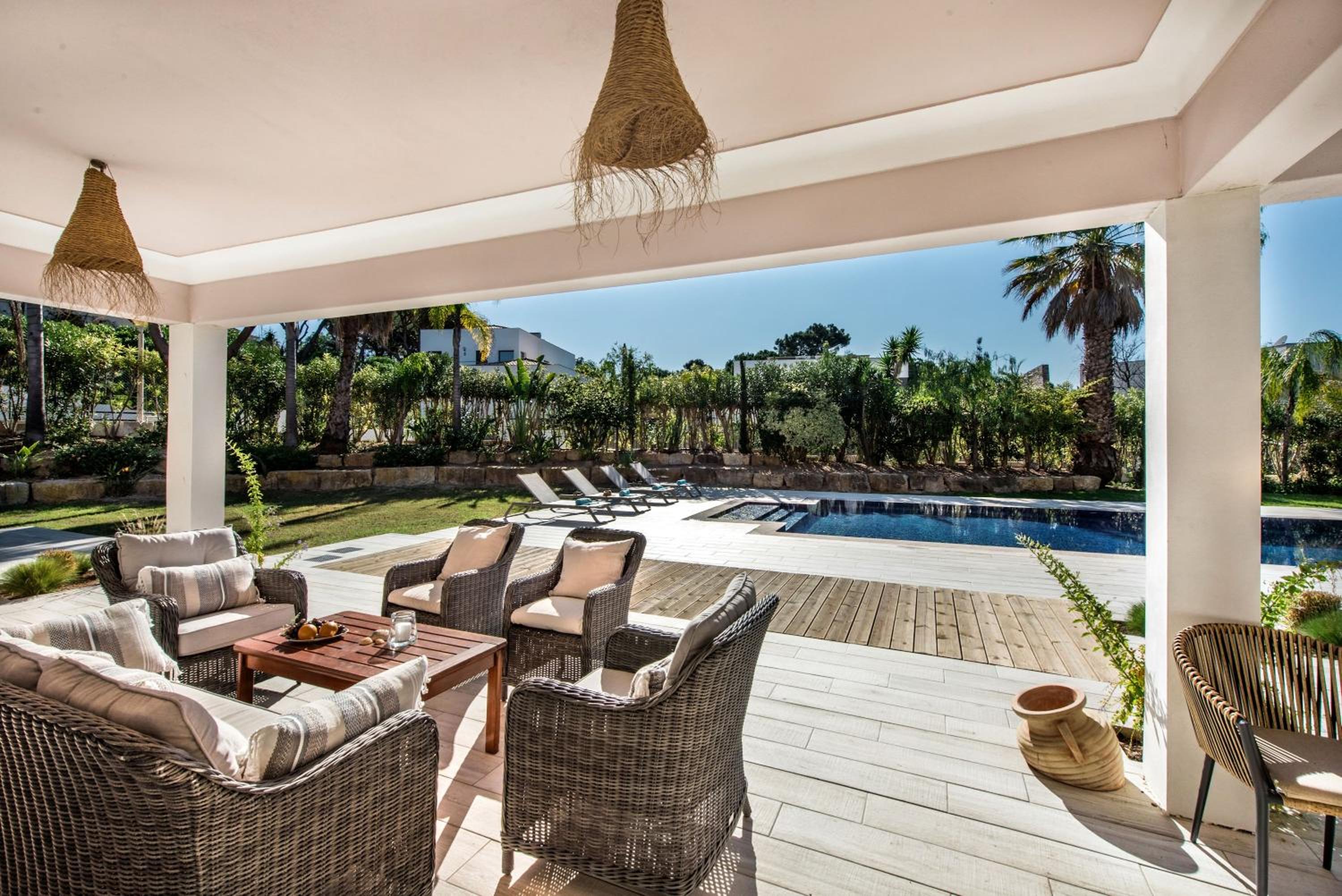 Almancil Vacations - Dazzling Almancil Villa  Villa Magorian  4 Bedrooms  Spacious Furnished Sun Terrace  Private Outdoor Pool  BBQ Facilities  Shaded Outdoor Dining Area  Private Garden  Quinta Do Lago - Property Image 12