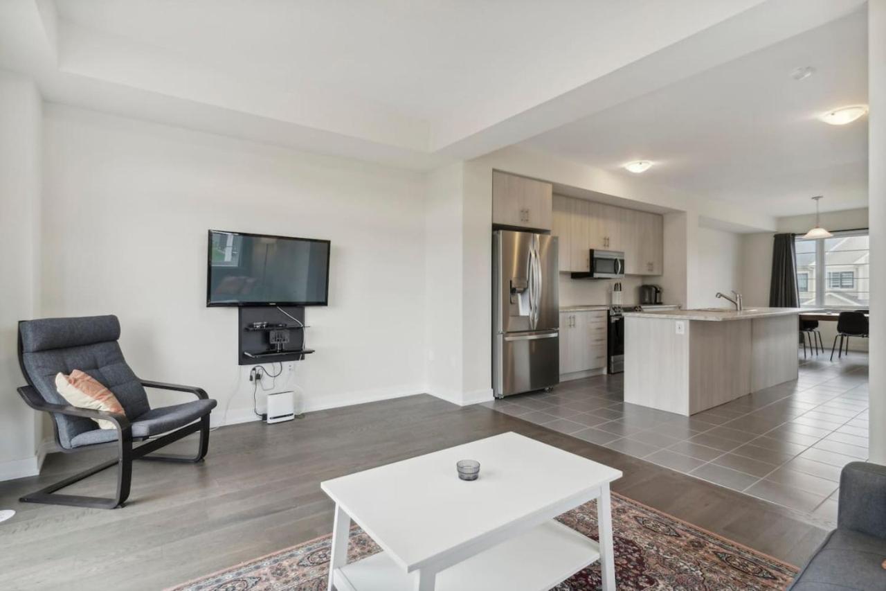 A Brand New 4BR Townhouse in Thorold Retreat