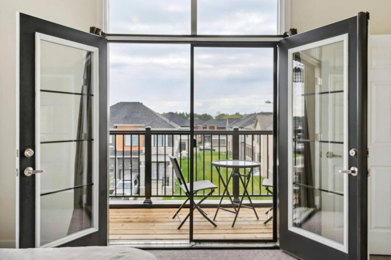 A Brand New 4BR Townhouse in Thorold Retreat