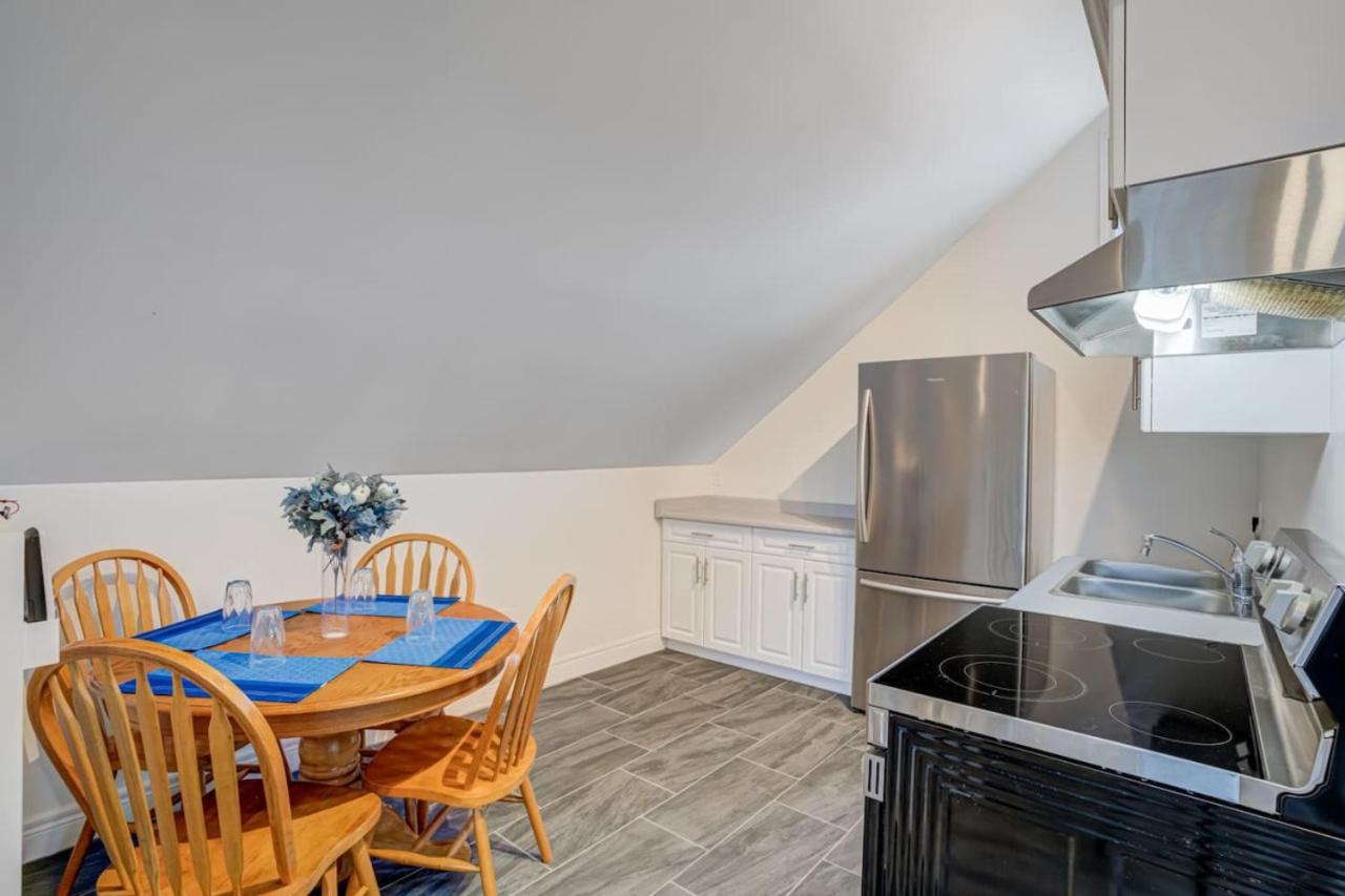 Cozy 1BR House in Central Niagara Escape