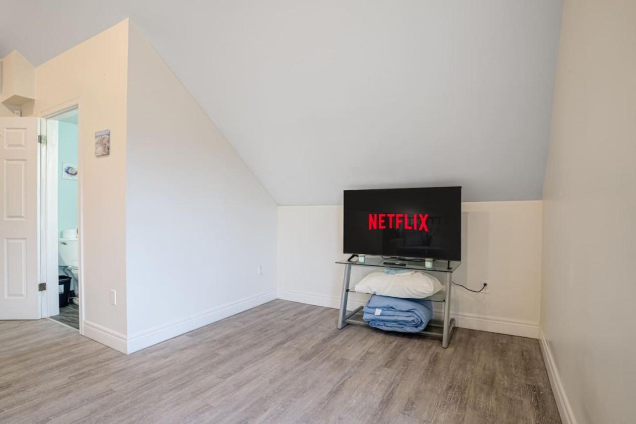 Cozy 1BR House in Central Niagara Escape