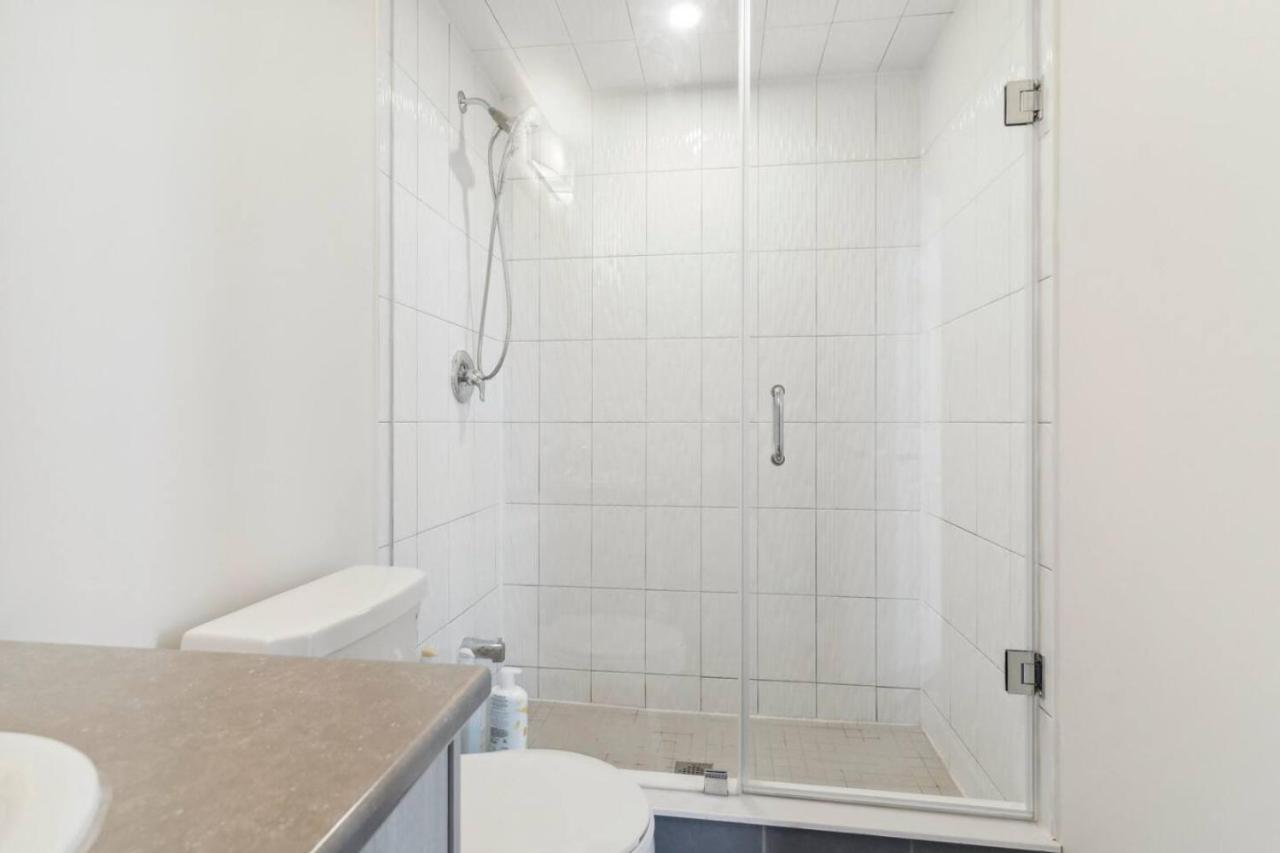 A Brand New 4BR Townhouse in Thorold Retreat