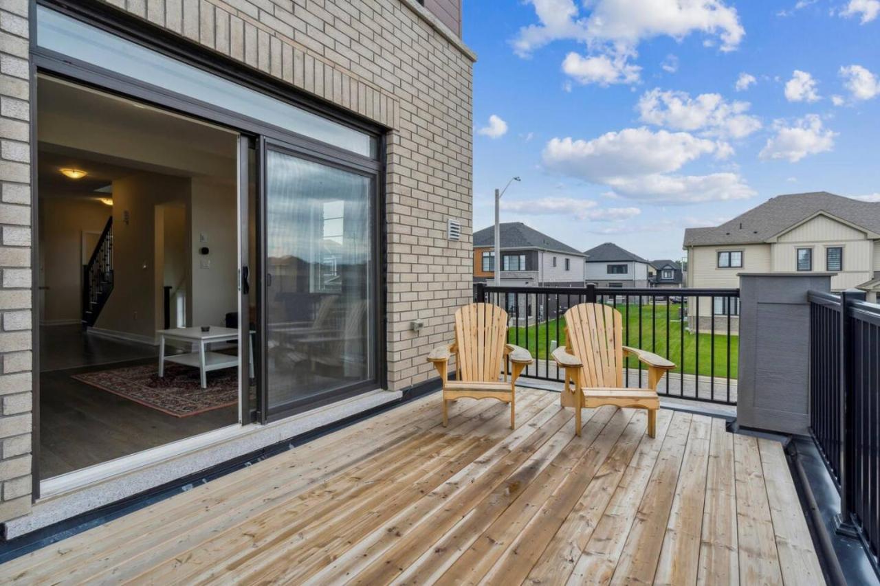 A Brand New 4BR Townhouse in Thorold Retreat