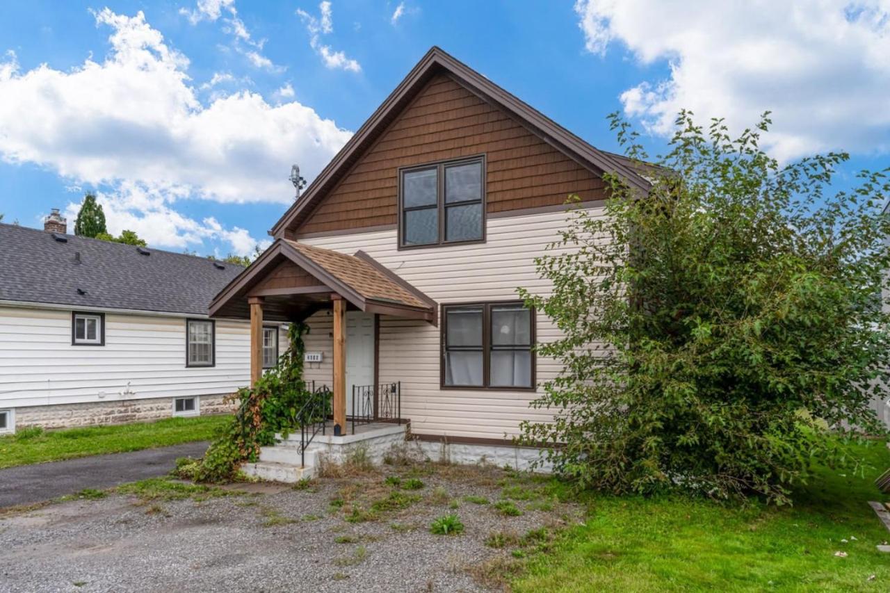 Cozy 1BR House in Central Niagara Escape