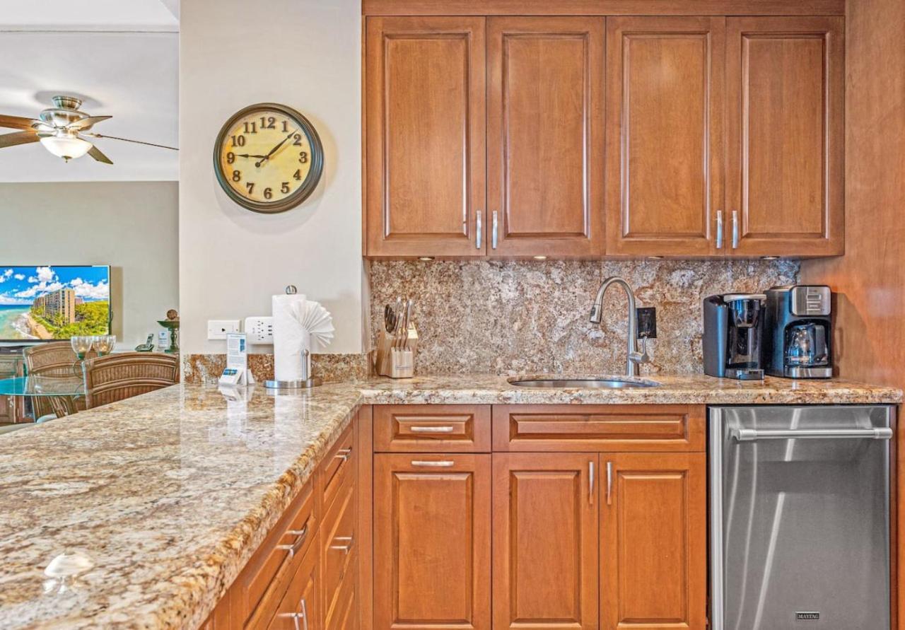 Stunning Kaanapali Oceanfront! Mahana 1107!