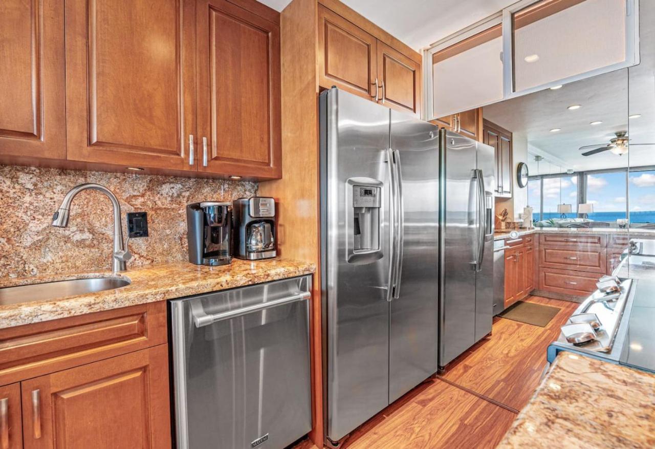 Stunning Kaanapali Oceanfront! Mahana 1107!