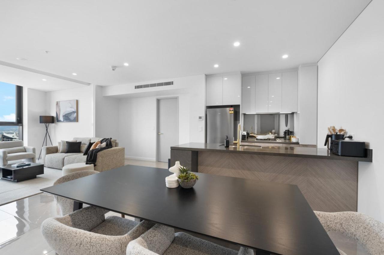 The Ocean - Beachfront 72F 3Bedroom Skyhome Ocean Views with Parking & Resort Facilities