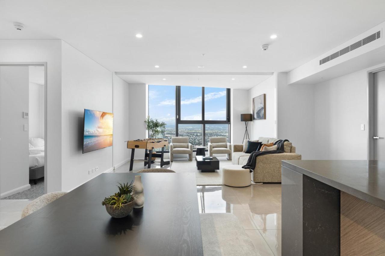The Ocean - Beachfront 72F 3Bedroom Skyhome Ocean Views with Parking & Resort Facilities