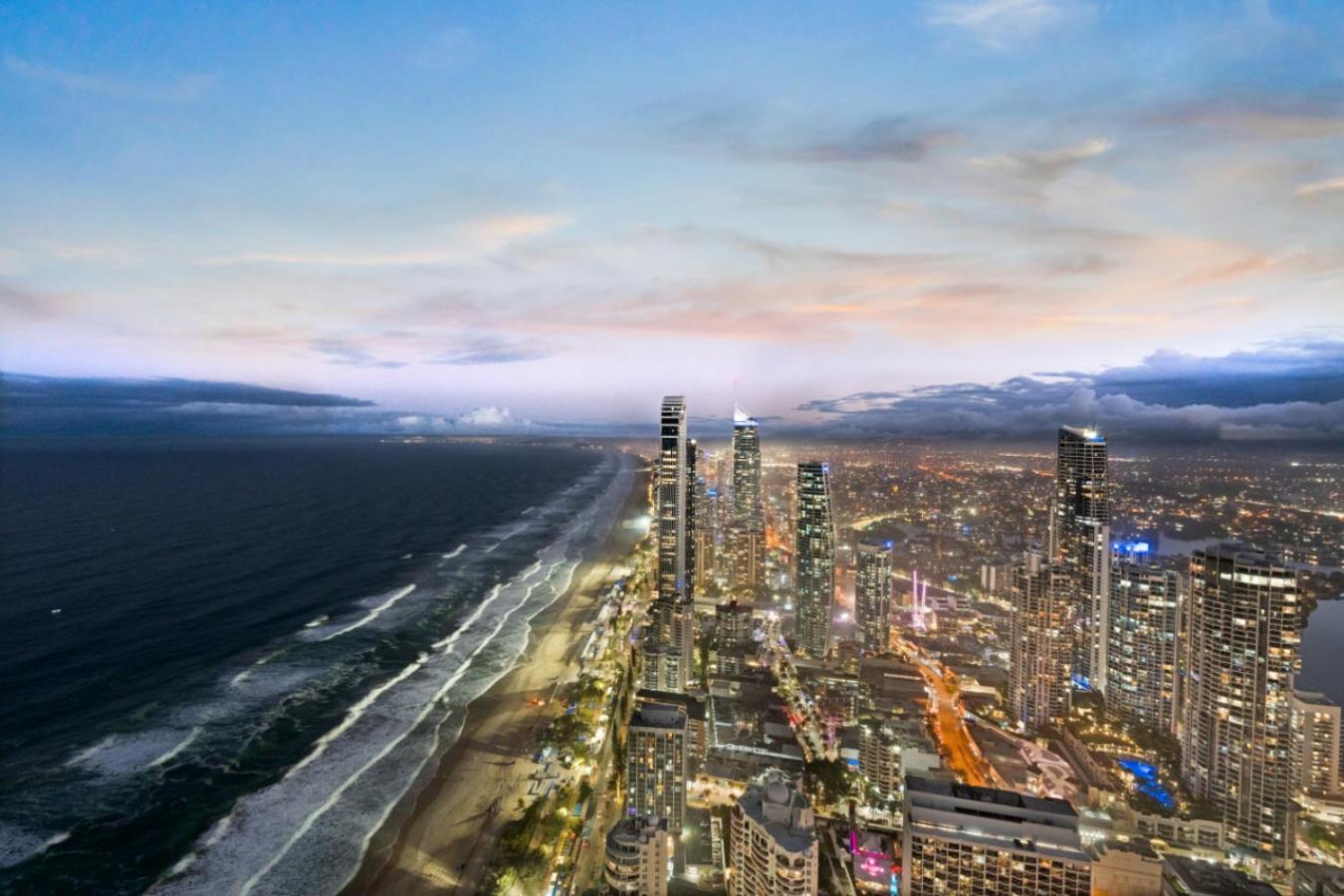 The Ocean - Beachfront 72F 3Bedroom Skyhome Ocean Views with Parking & Resort Facilities