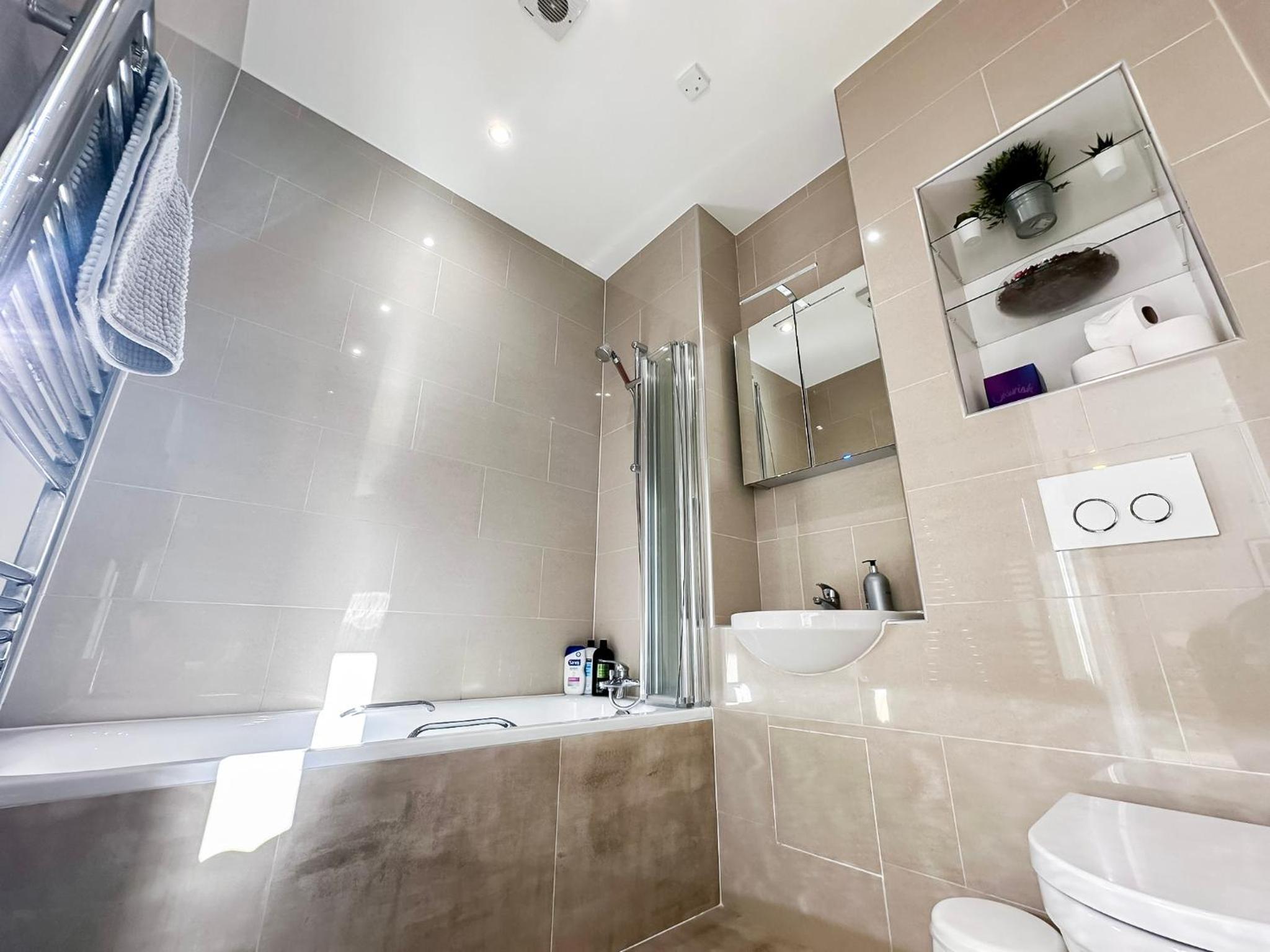 Contemporary Apartments with Private Balconies in Hoxton near Shoreditch, Old Street, Islington by NourNest Apartments