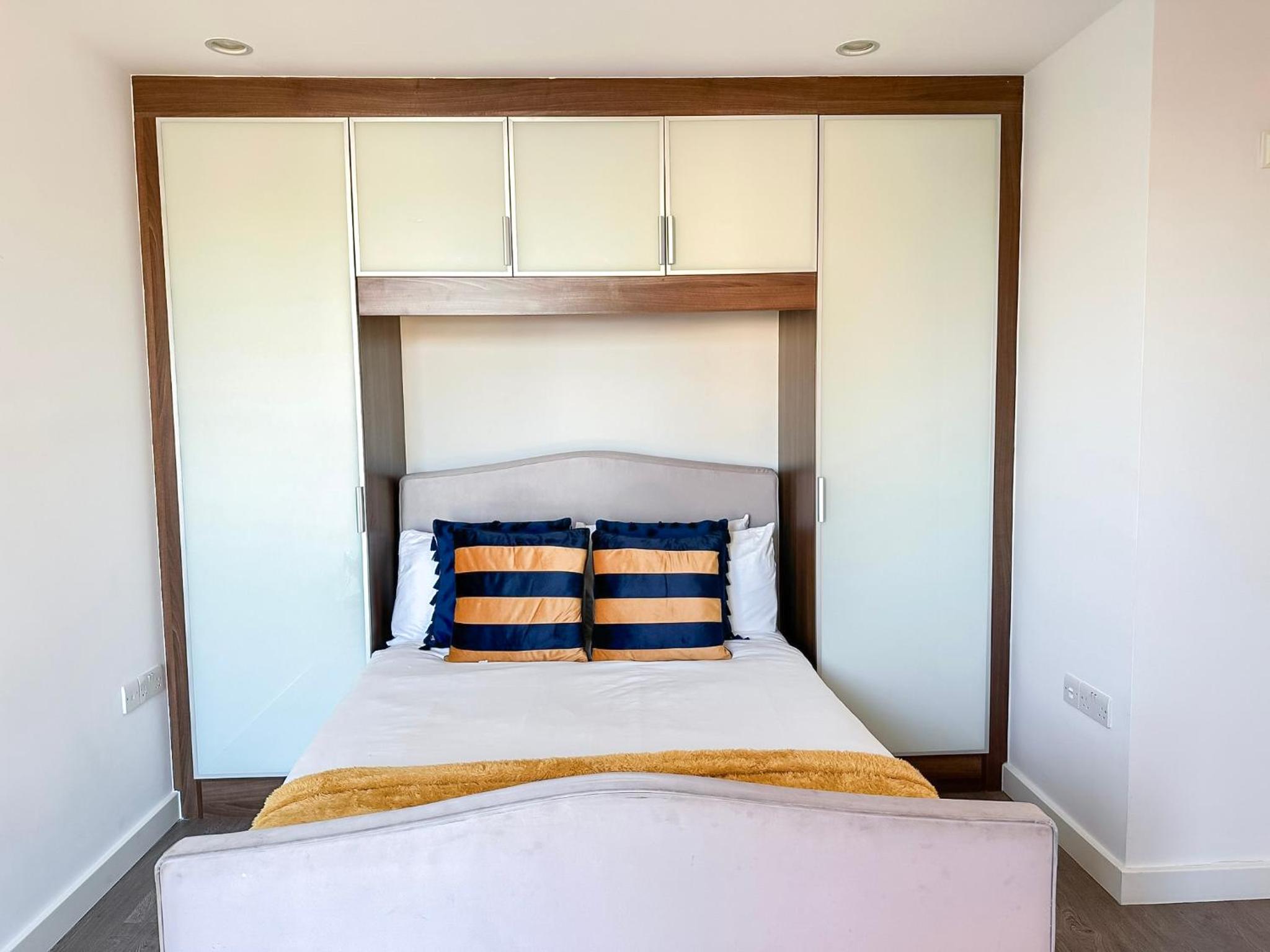 Contemporary Apartments with Private Balconies in Hoxton near Shoreditch, Old Street, Islington by NourNest Apartments