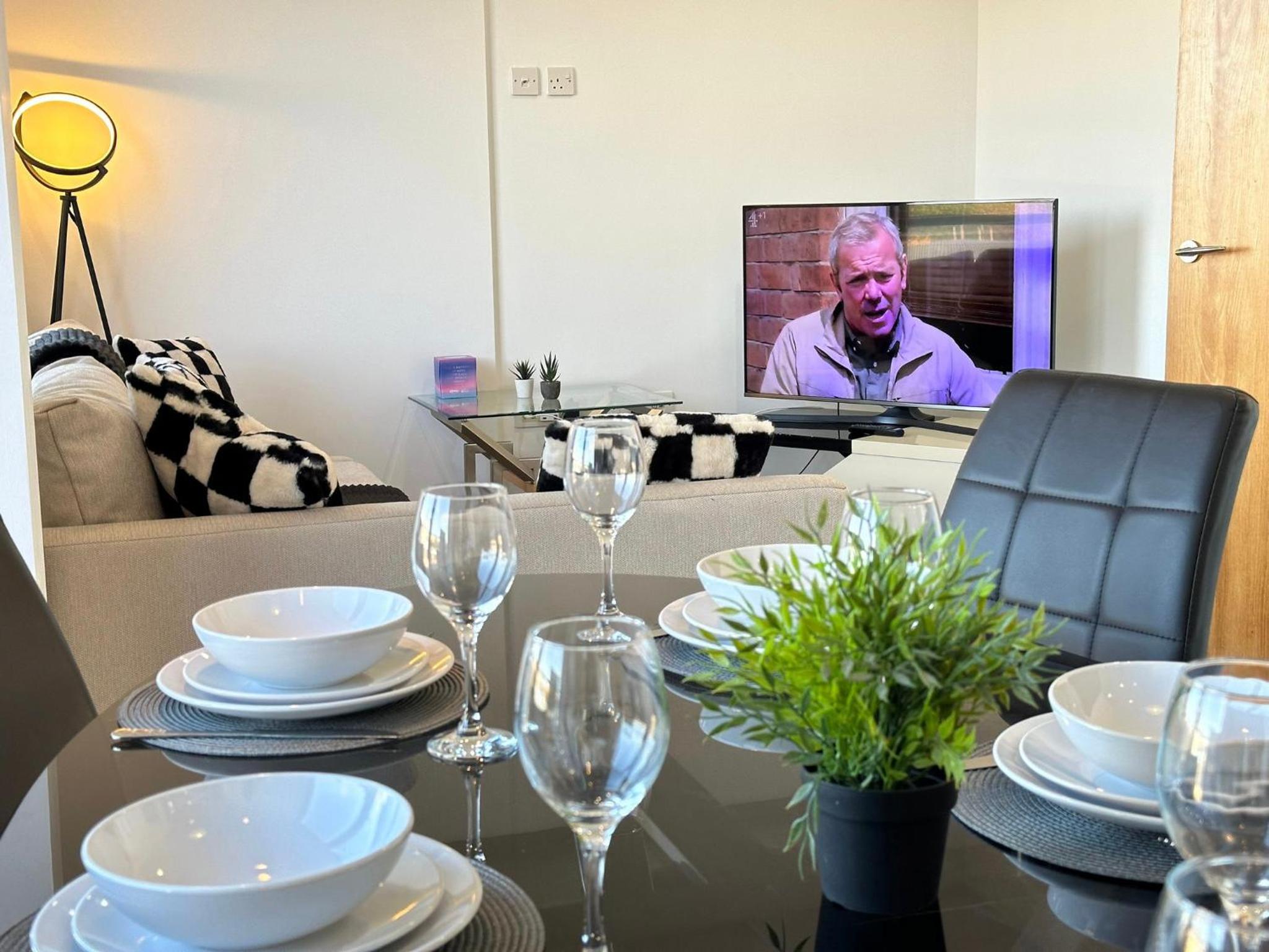 Contemporary Apartments with Private Balconies in Hoxton near Shoreditch, Old Street, Islington by NourNest Apartments