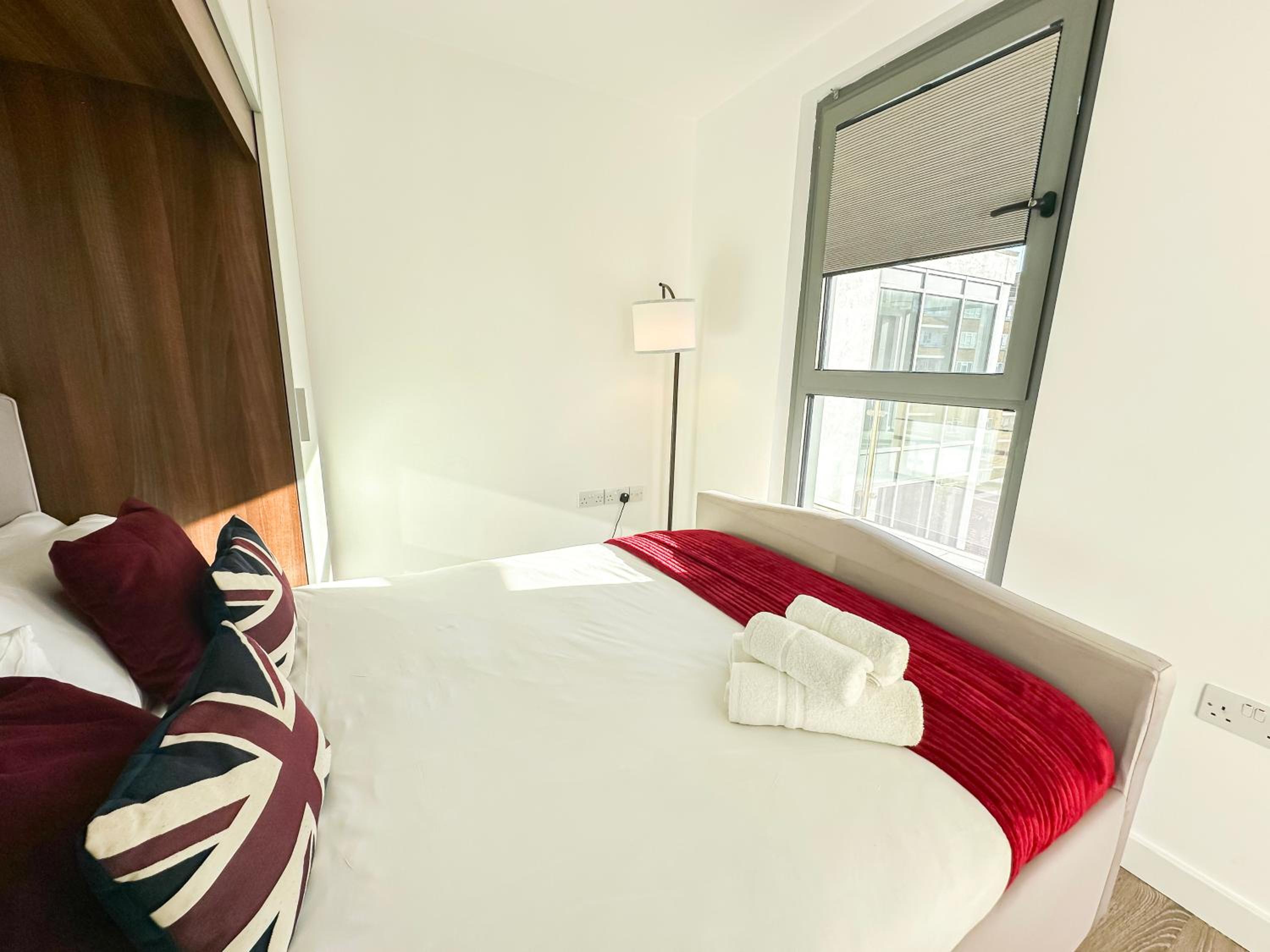 Contemporary Apartments with Private Balconies in Hoxton near Shoreditch, Old Street, Islington by NourNest Apartments
