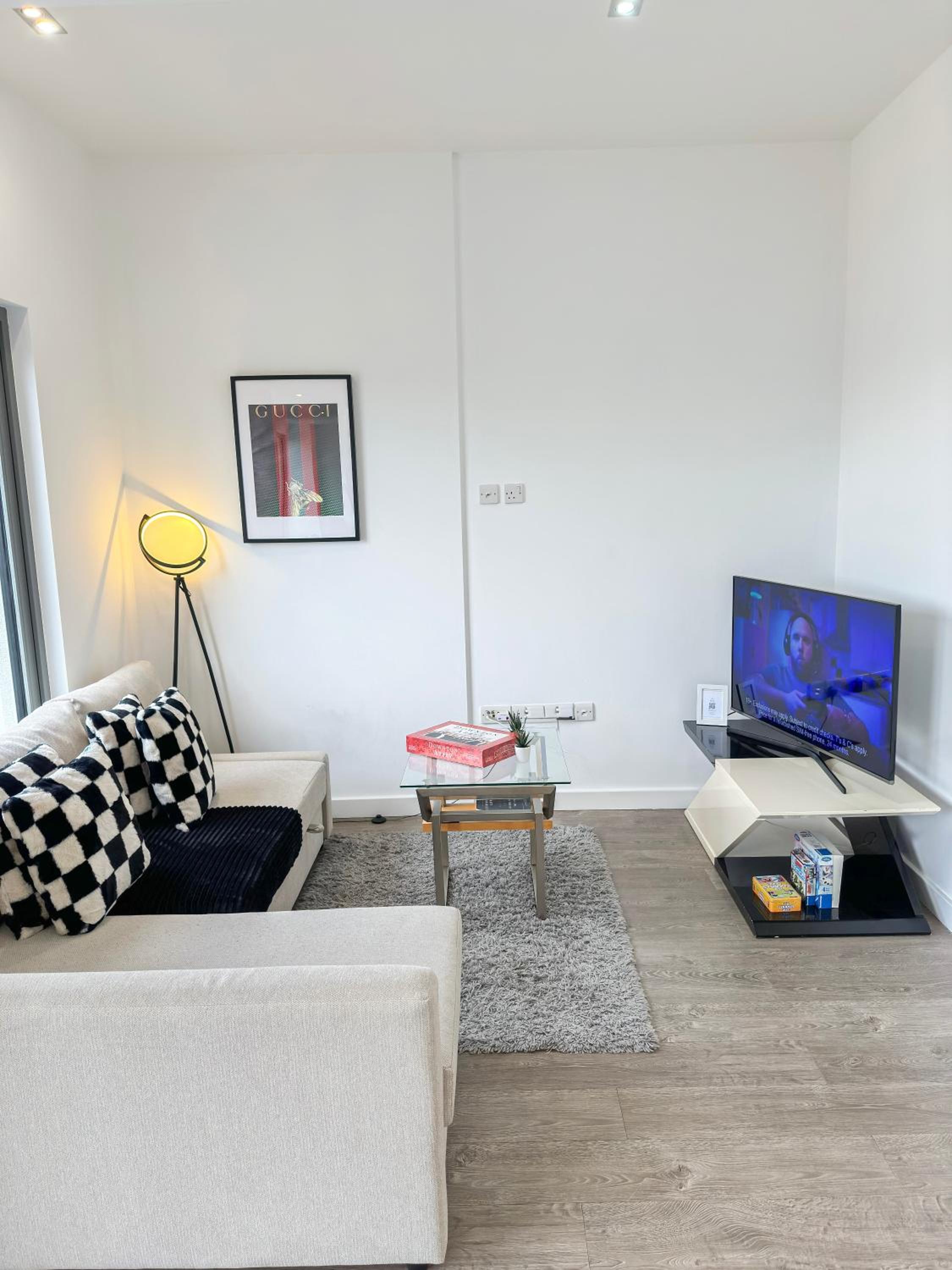 Contemporary Apartments with Private Balconies in Hoxton near Shoreditch, Old Street, Islington by NourNest Apartments