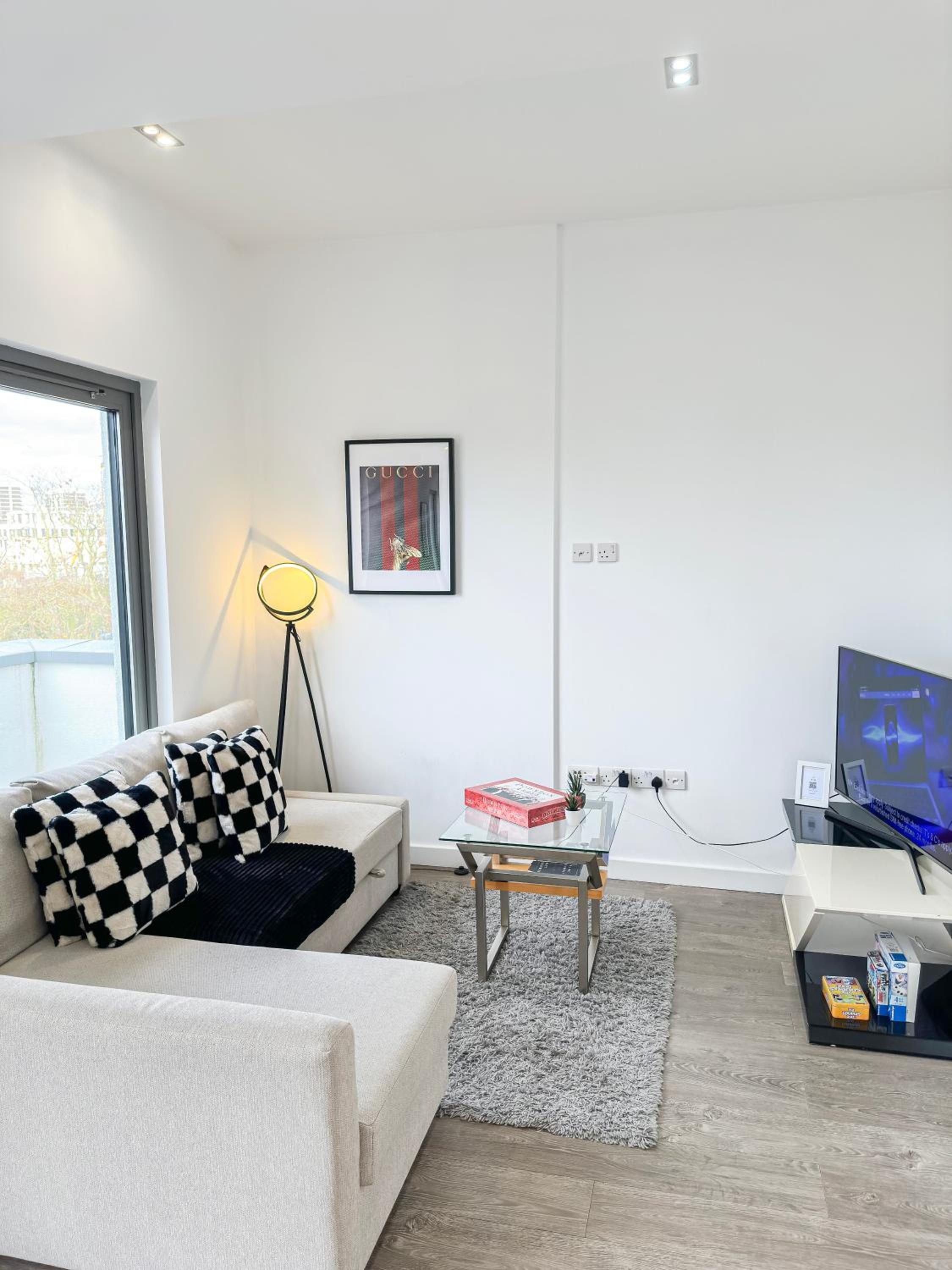 Contemporary Apartments with Private Balconies in Hoxton near Shoreditch, Old Street, Islington by NourNest Apartments