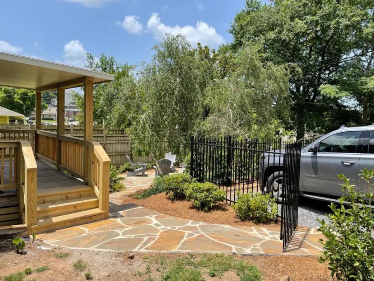 Downtown Birmingham Modern 2-Bedroom Gem view 3