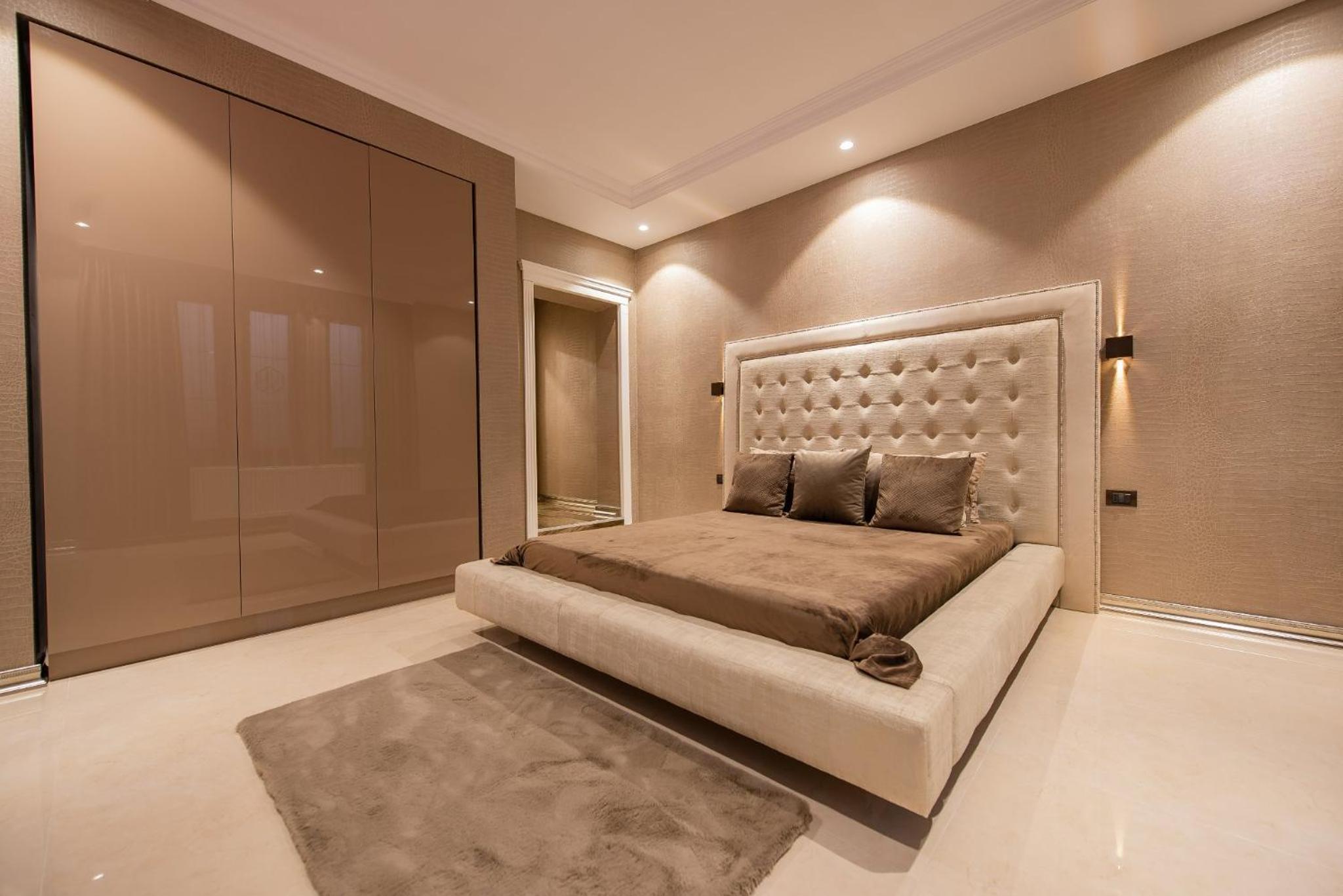 H & V Residence - Avantgarde Apartment