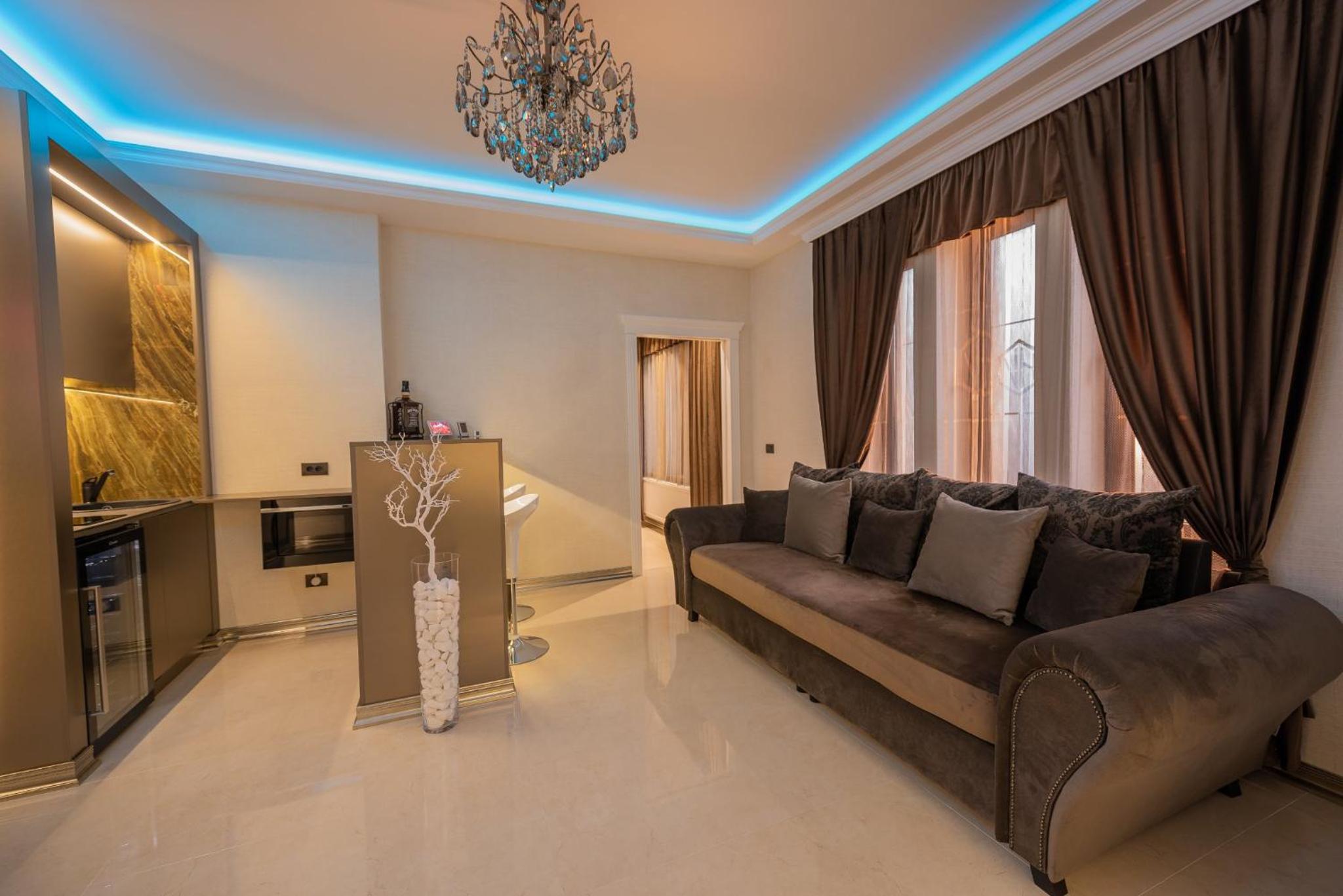 H & V Residence - Avantgarde Apartment