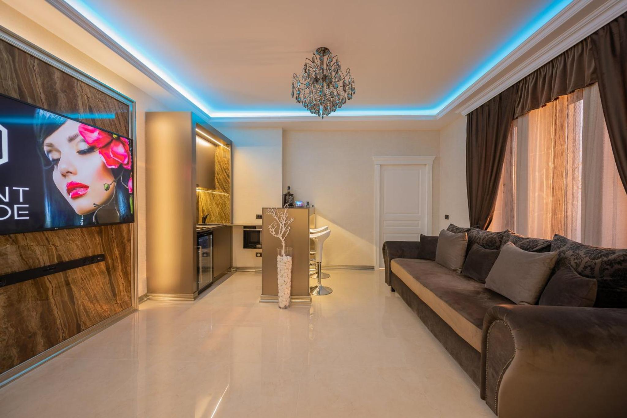H & V Residence - Avantgarde Apartment
