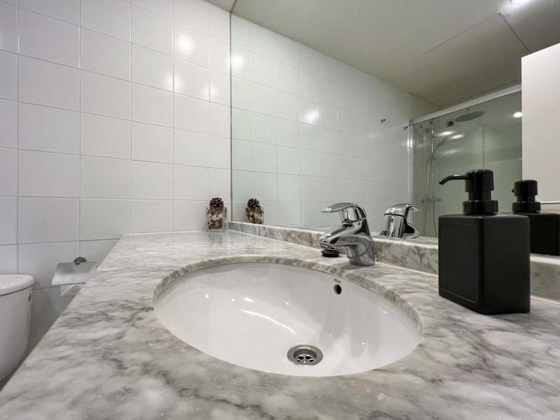 Stay Unique Apartments Pau Claris con piscina