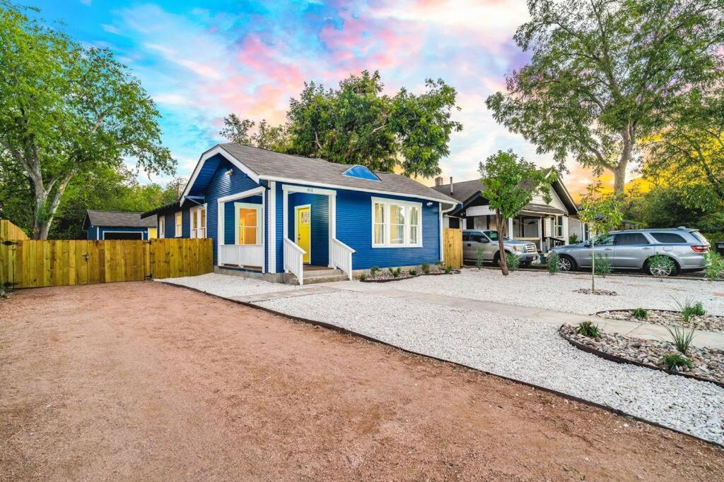 Casa Cowboy near Downtown, Gourmet Kitchen, Private Yard view 4