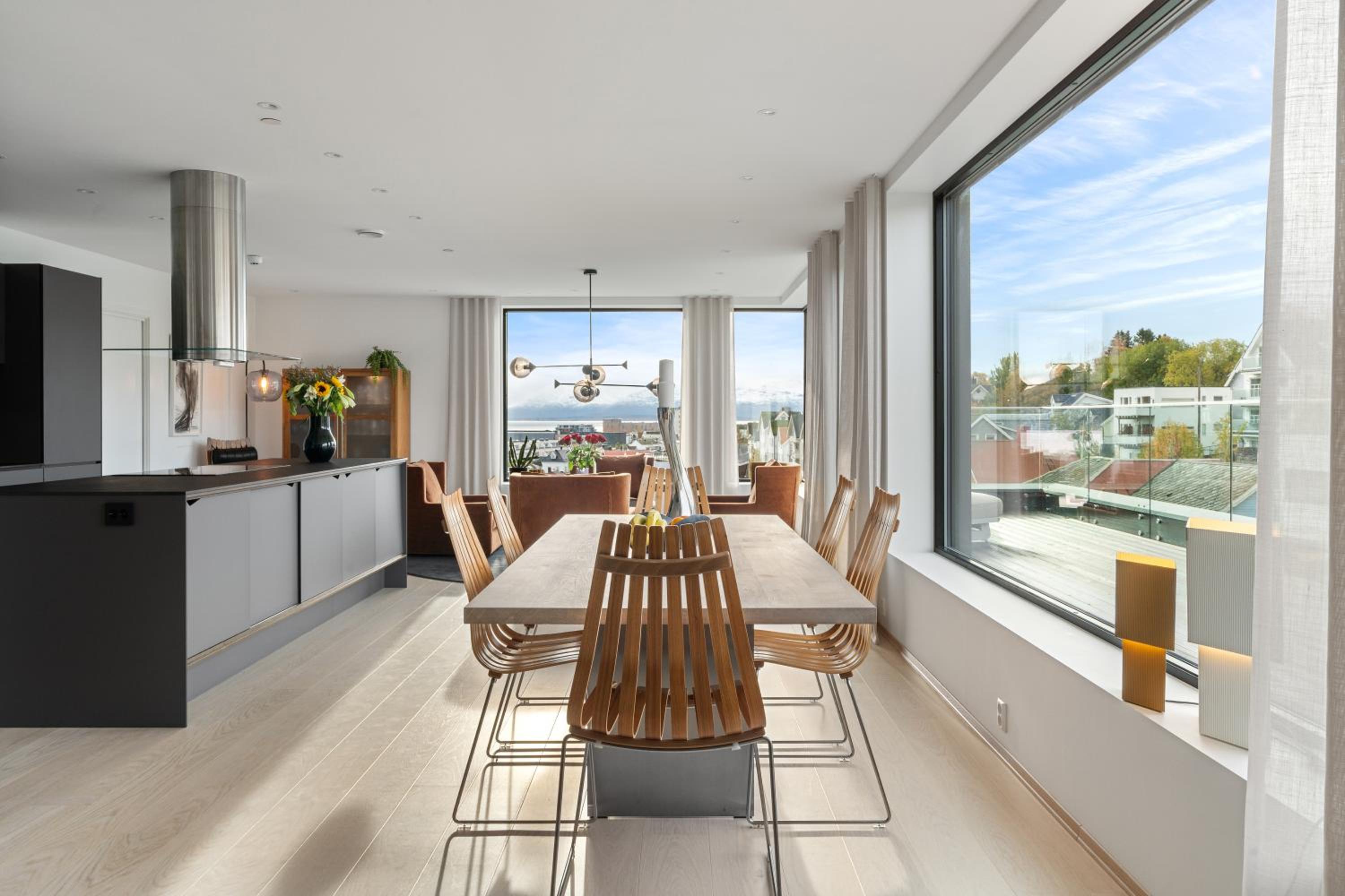 Luxury Apartment Downtown Tromsø with 2 Bedrooms and 2 Bathrooms and Parking view 2