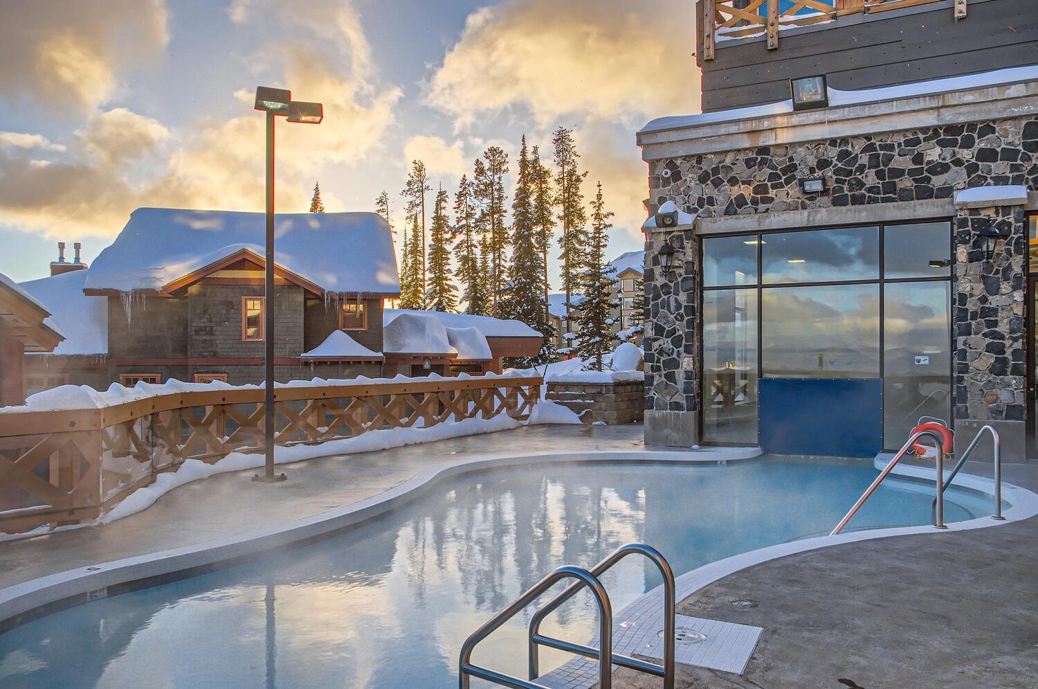 Stonegate Resort Unit A102