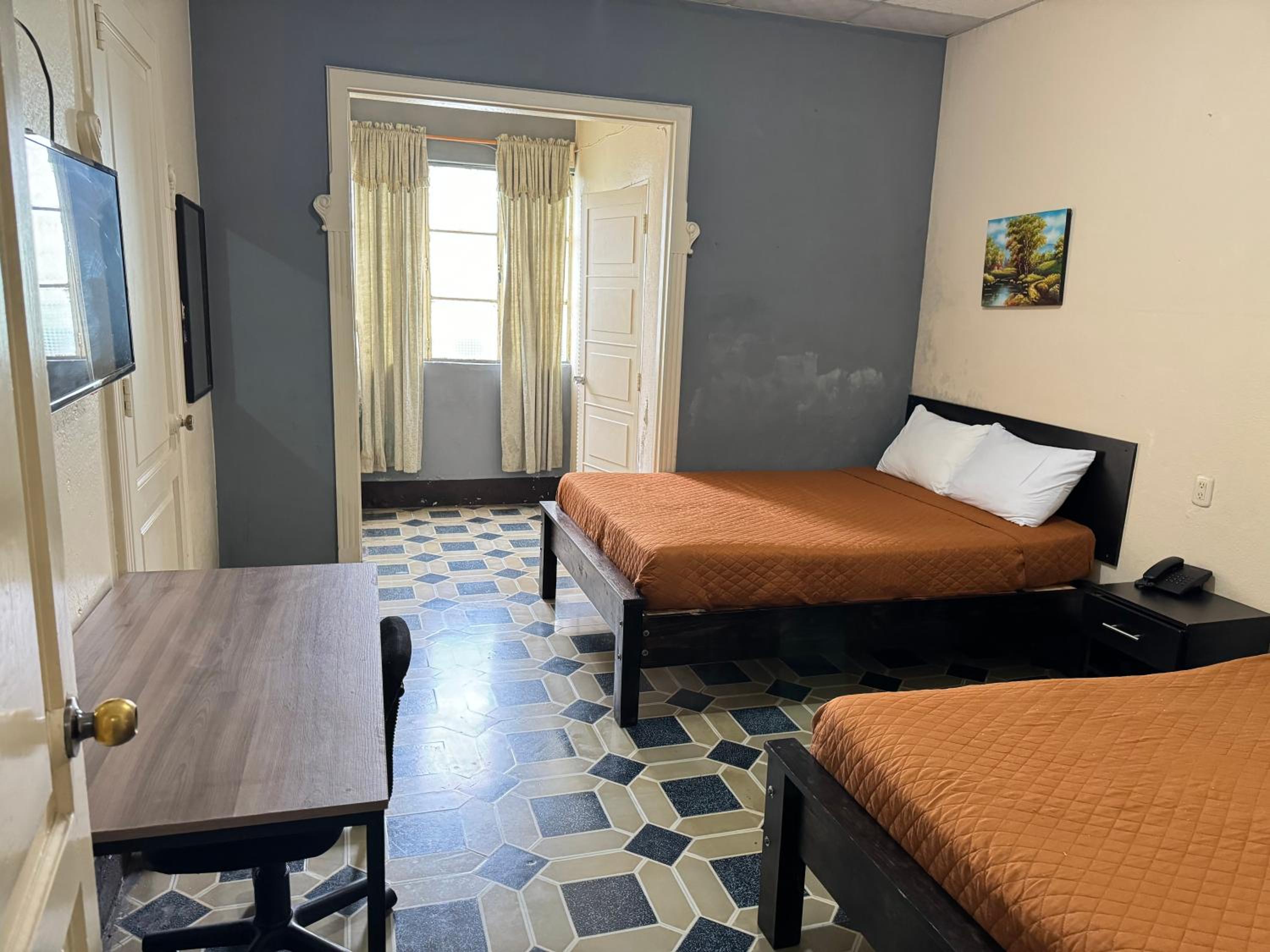 Hotel Mayesstic