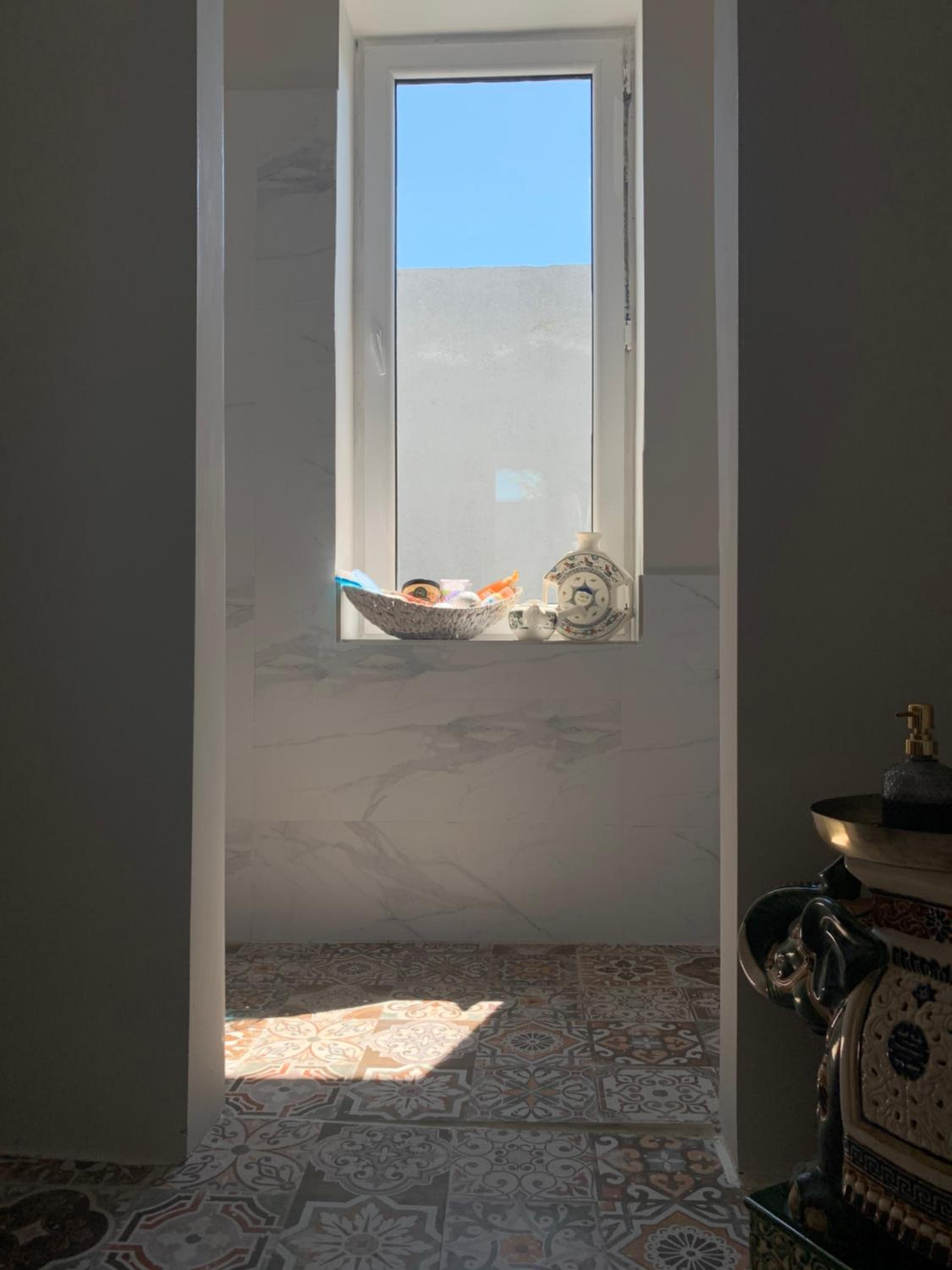 Entire house with pool for rent