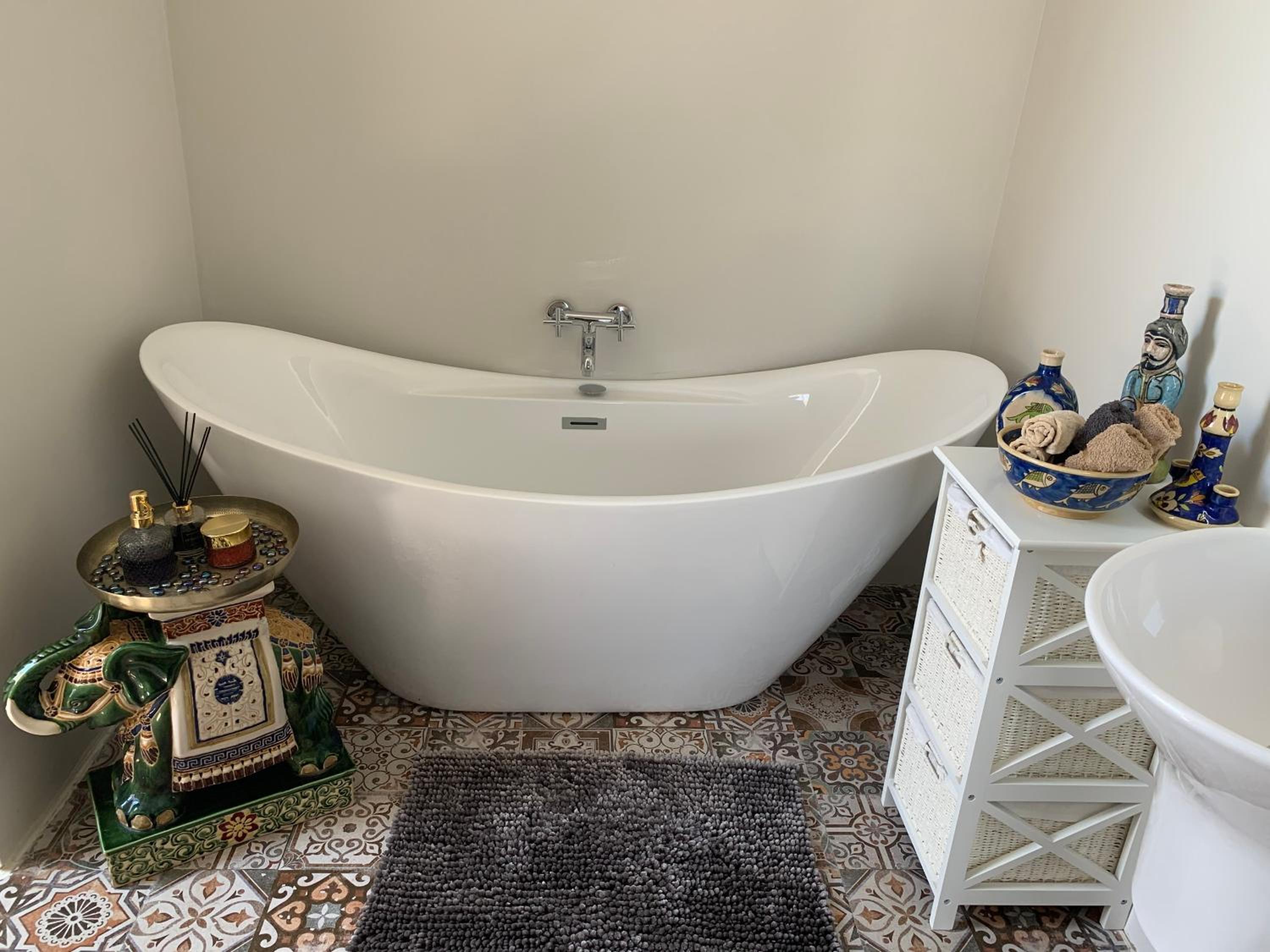 Entire house with pool for rent