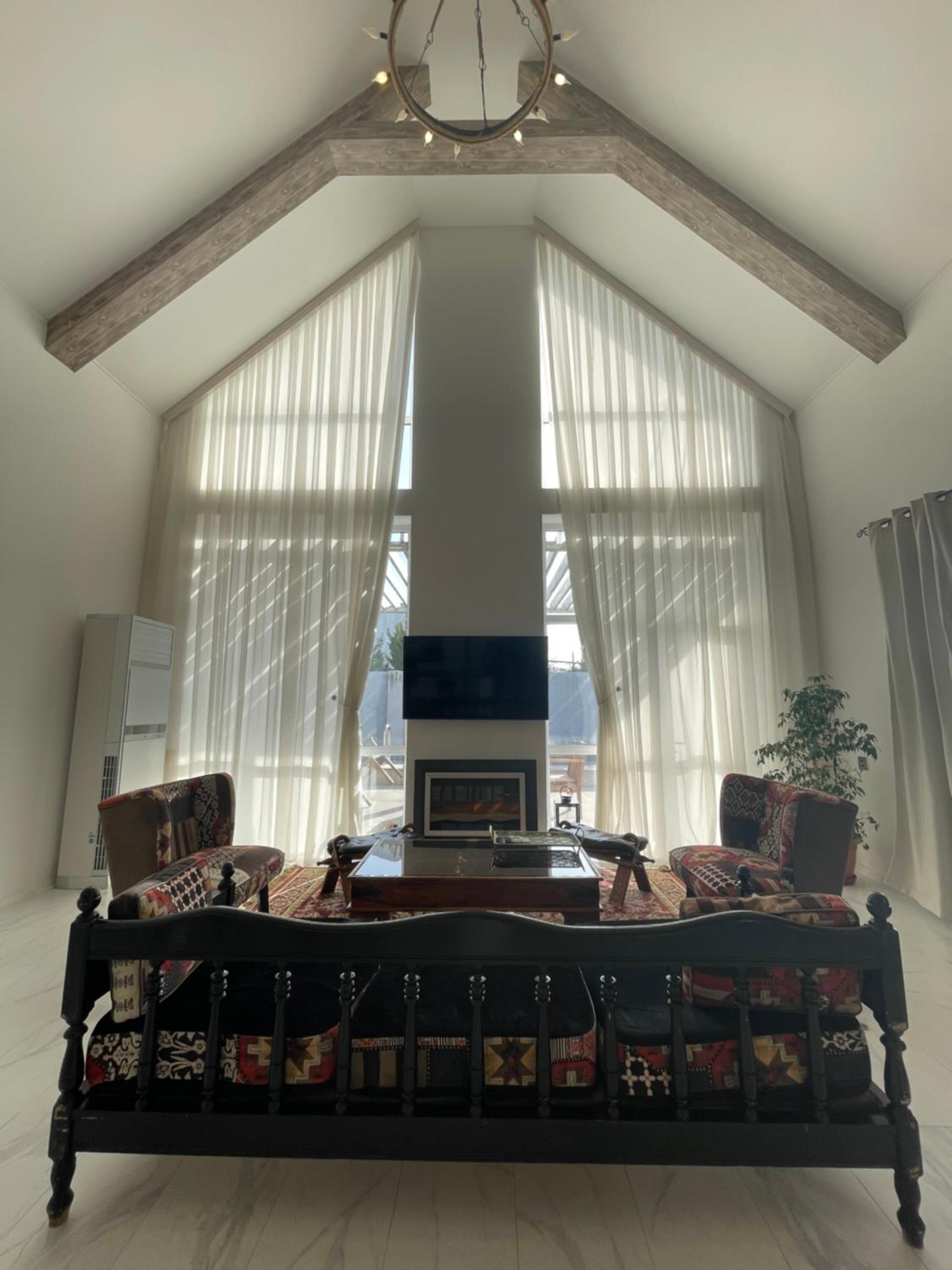 Entire house with pool for rent